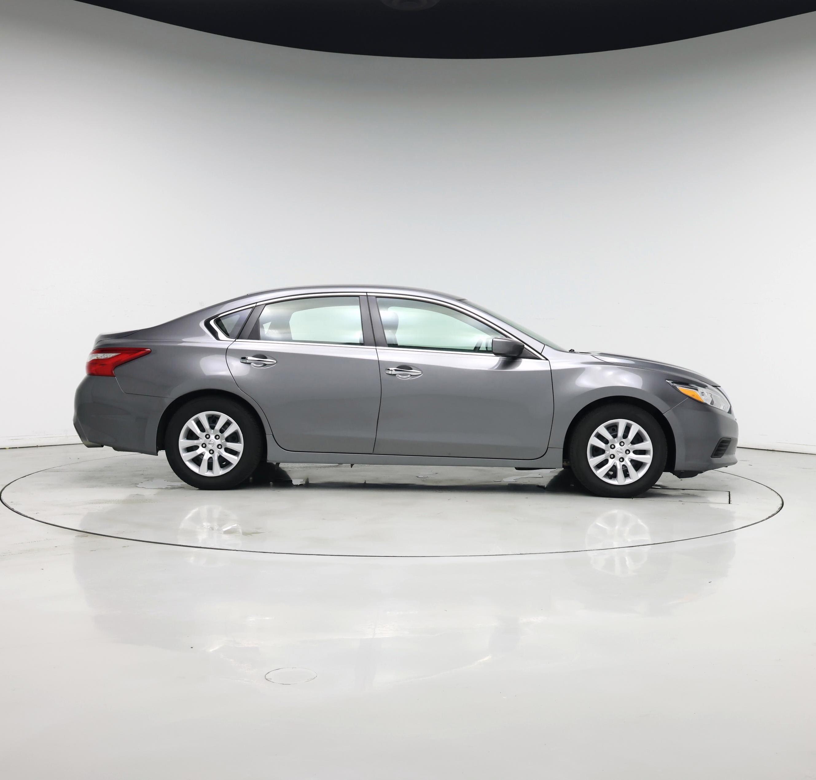 Thumbnail: 2017 Nissan Altima - 7