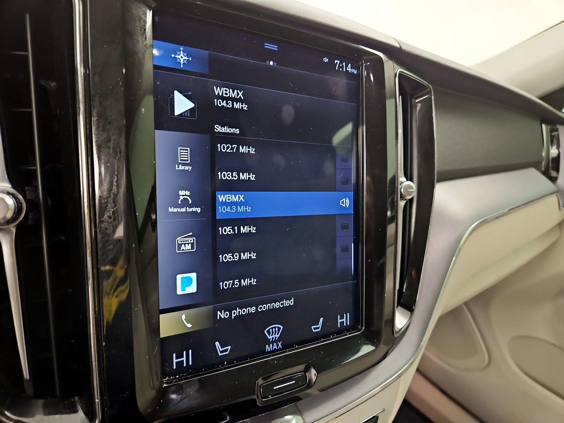 Thumbnail: 2020 Volvo XC60 - 16