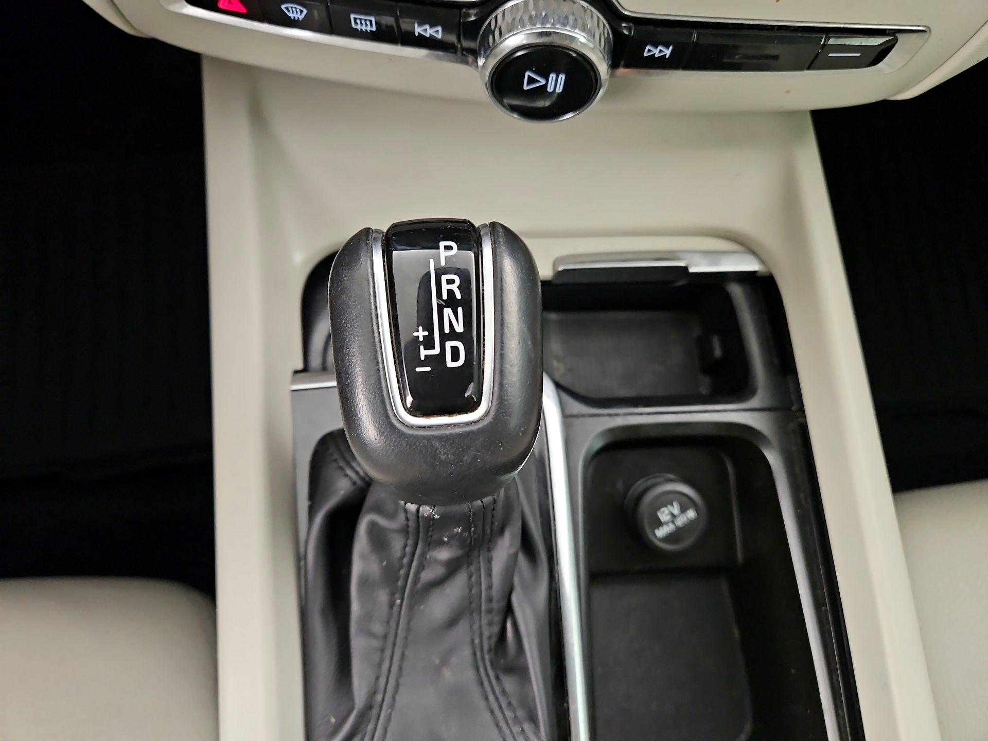 Thumbnail: 2020 Volvo XC60 - 18