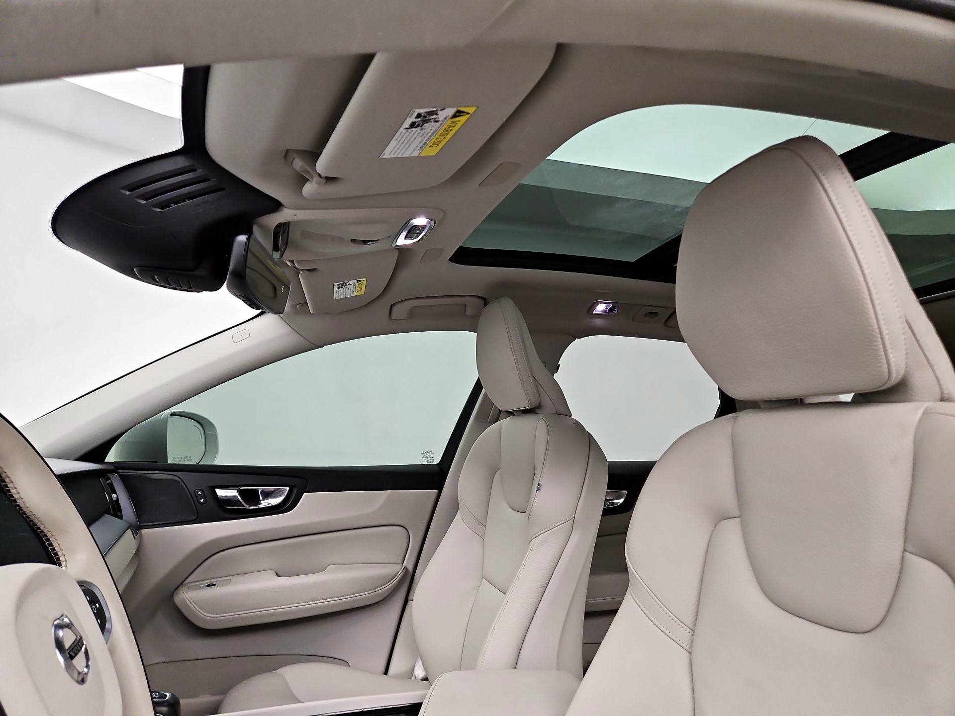 Thumbnail: 2020 Volvo XC60 - 20