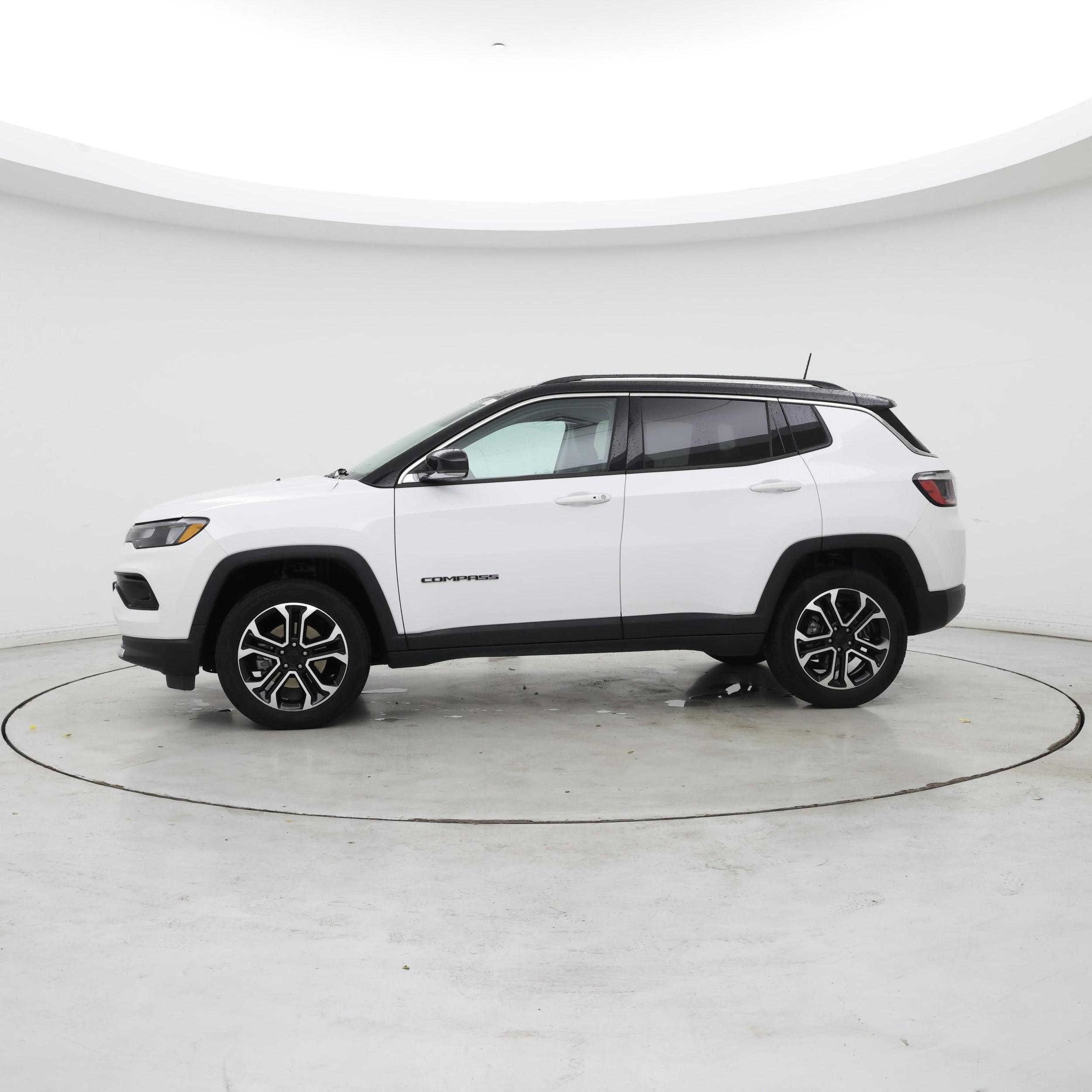 Thumbnail: 2022 Jeep Compass - 3