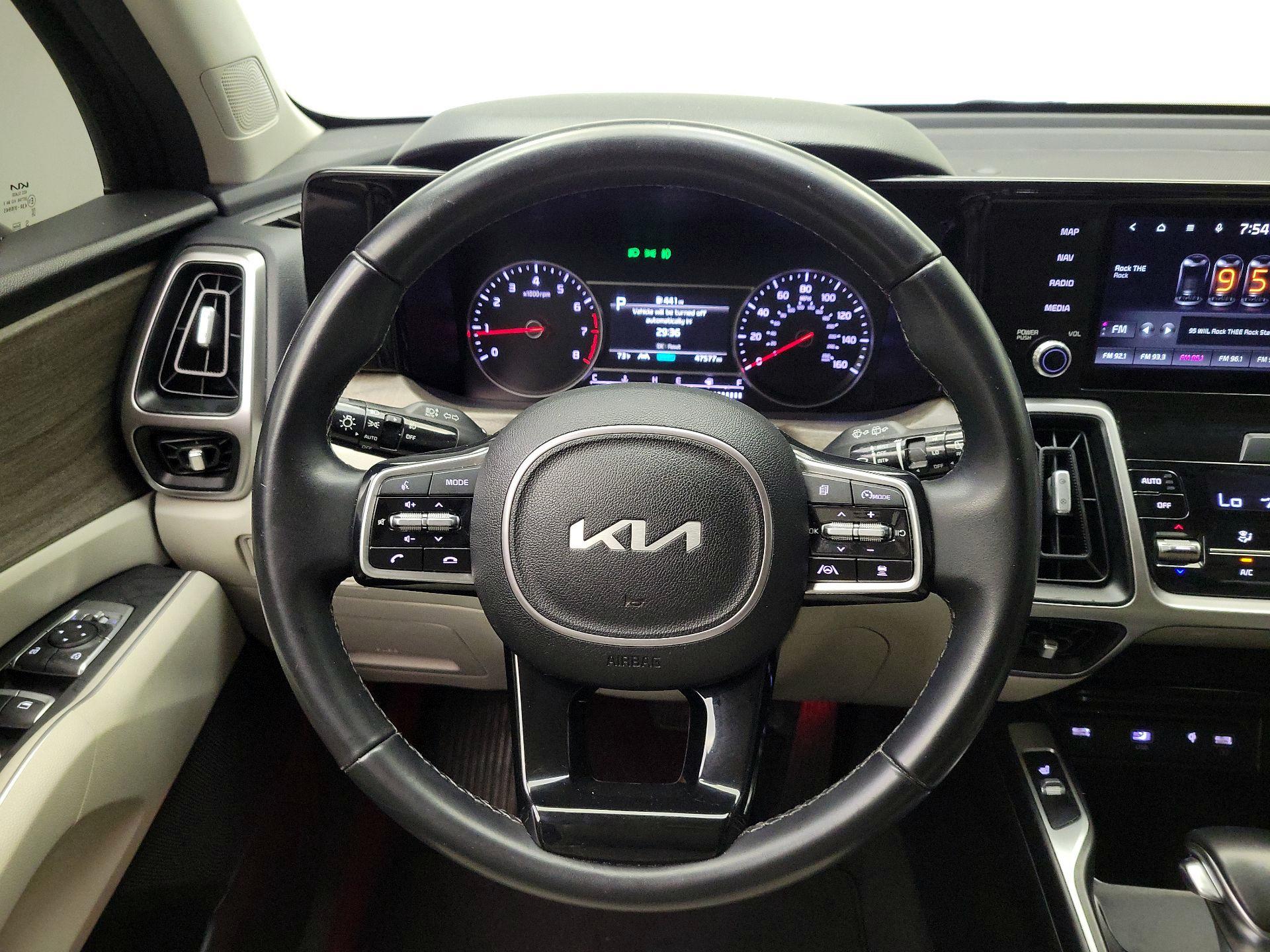 Thumbnail: 2022 Kia Sorento - 10