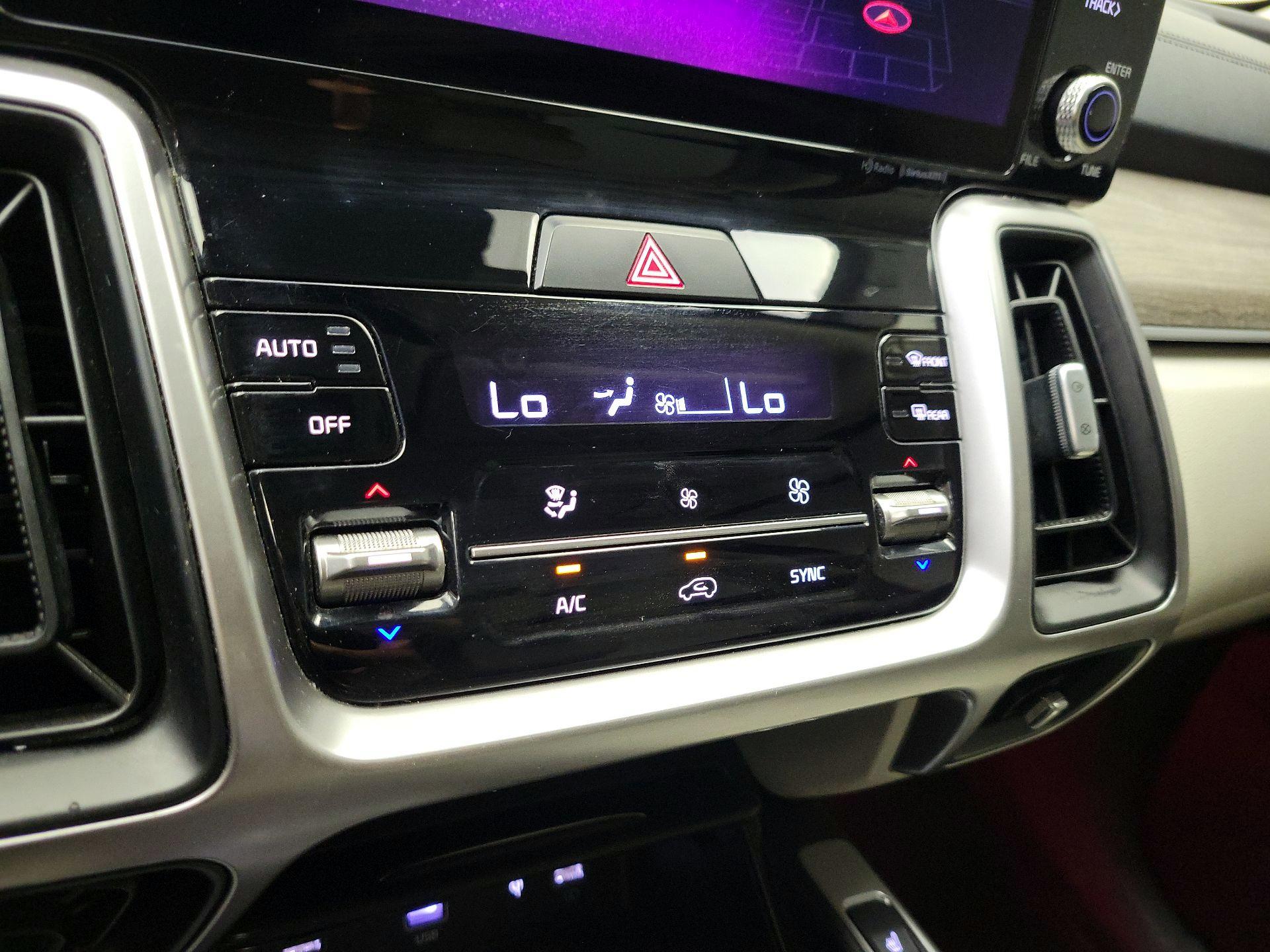 Thumbnail: 2022 Kia Sorento - 16