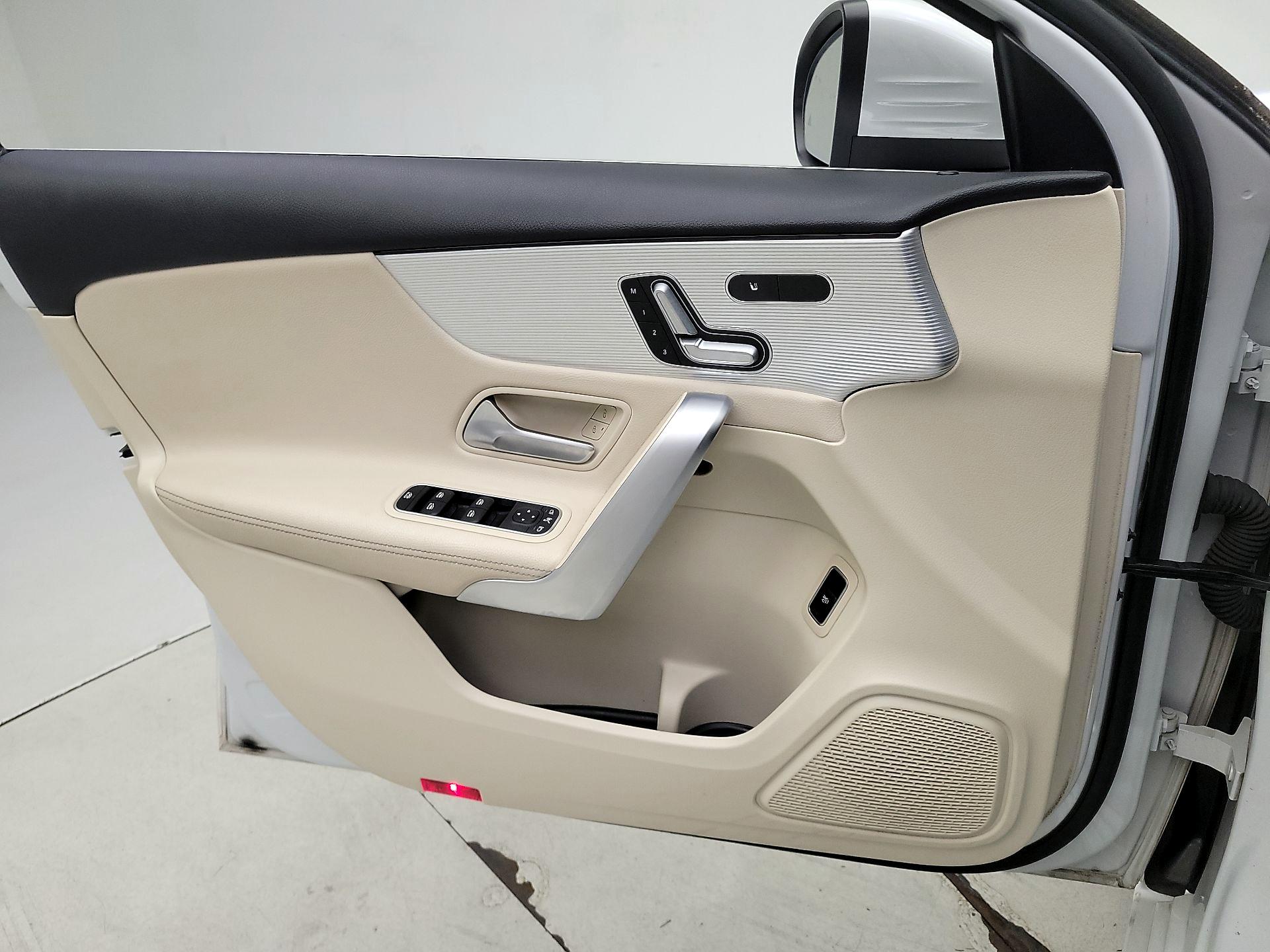 Thumbnail: 2020 Mercedes-Benz A-Class - 12