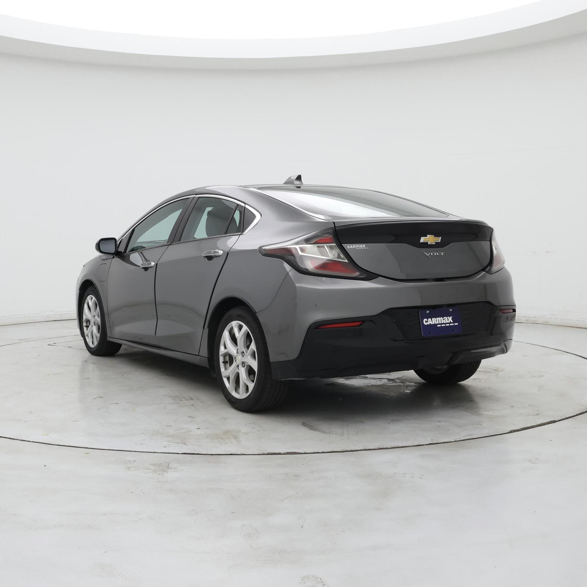 Thumbnail: 2017 Chevrolet Volt - 2