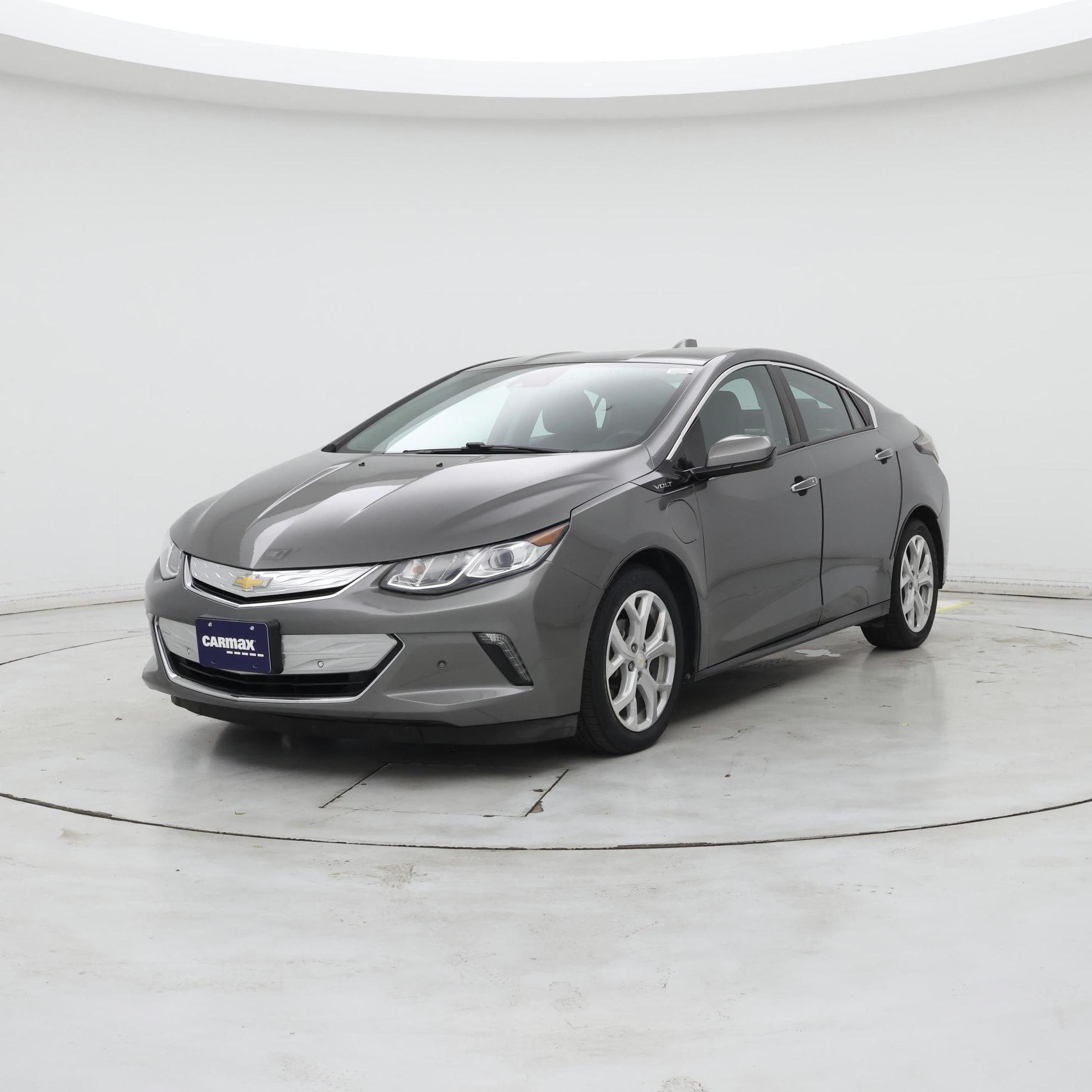 Thumbnail: 2017 Chevrolet Volt - 4