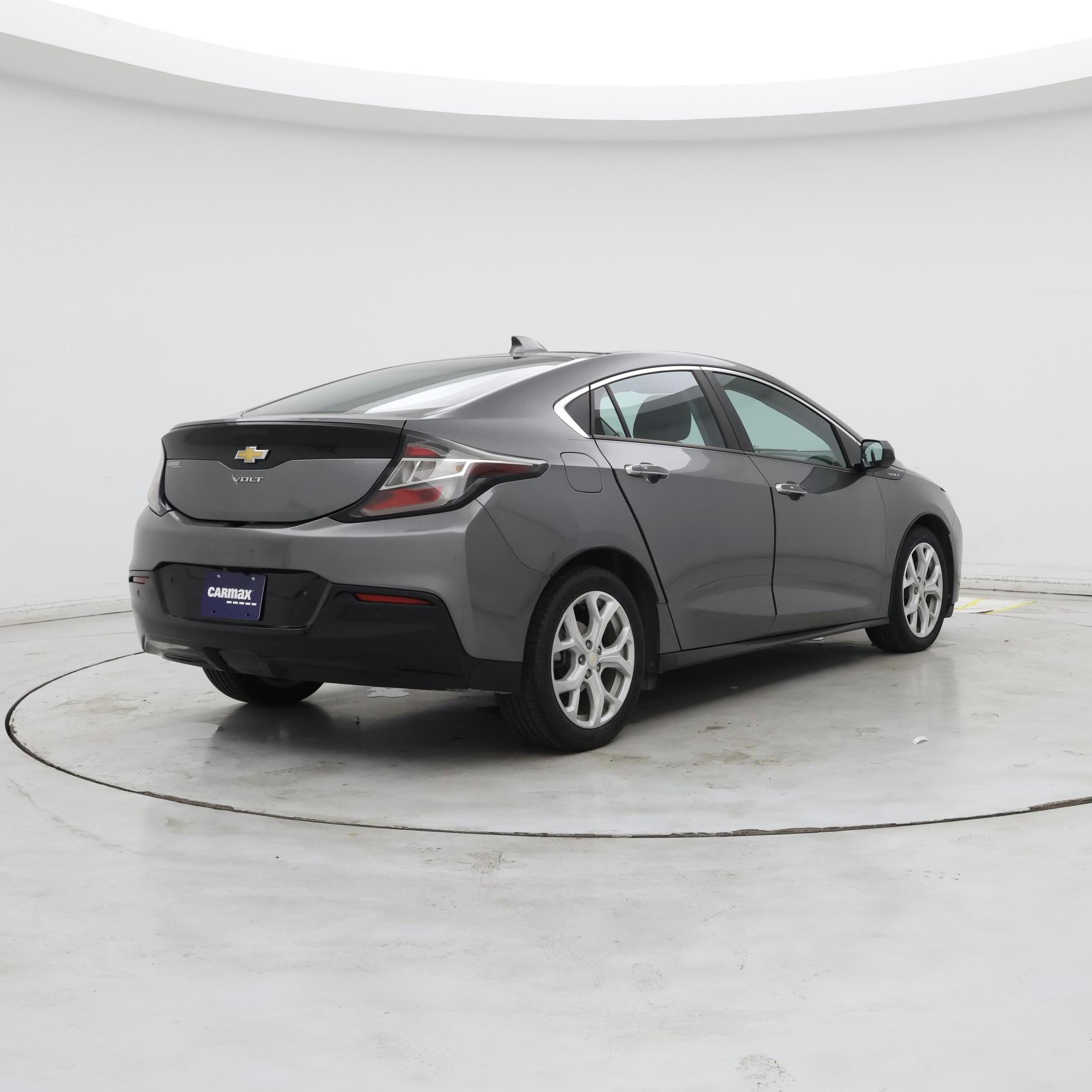 Thumbnail: 2017 Chevrolet Volt - 8