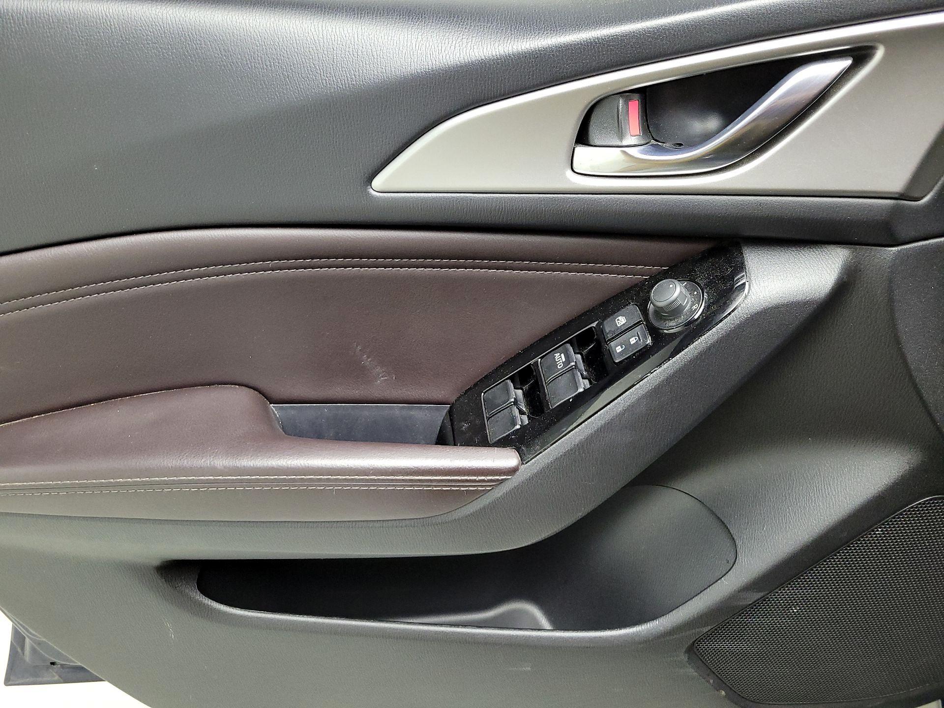 Thumbnail: 2018 Mazda Mazda3 - 12