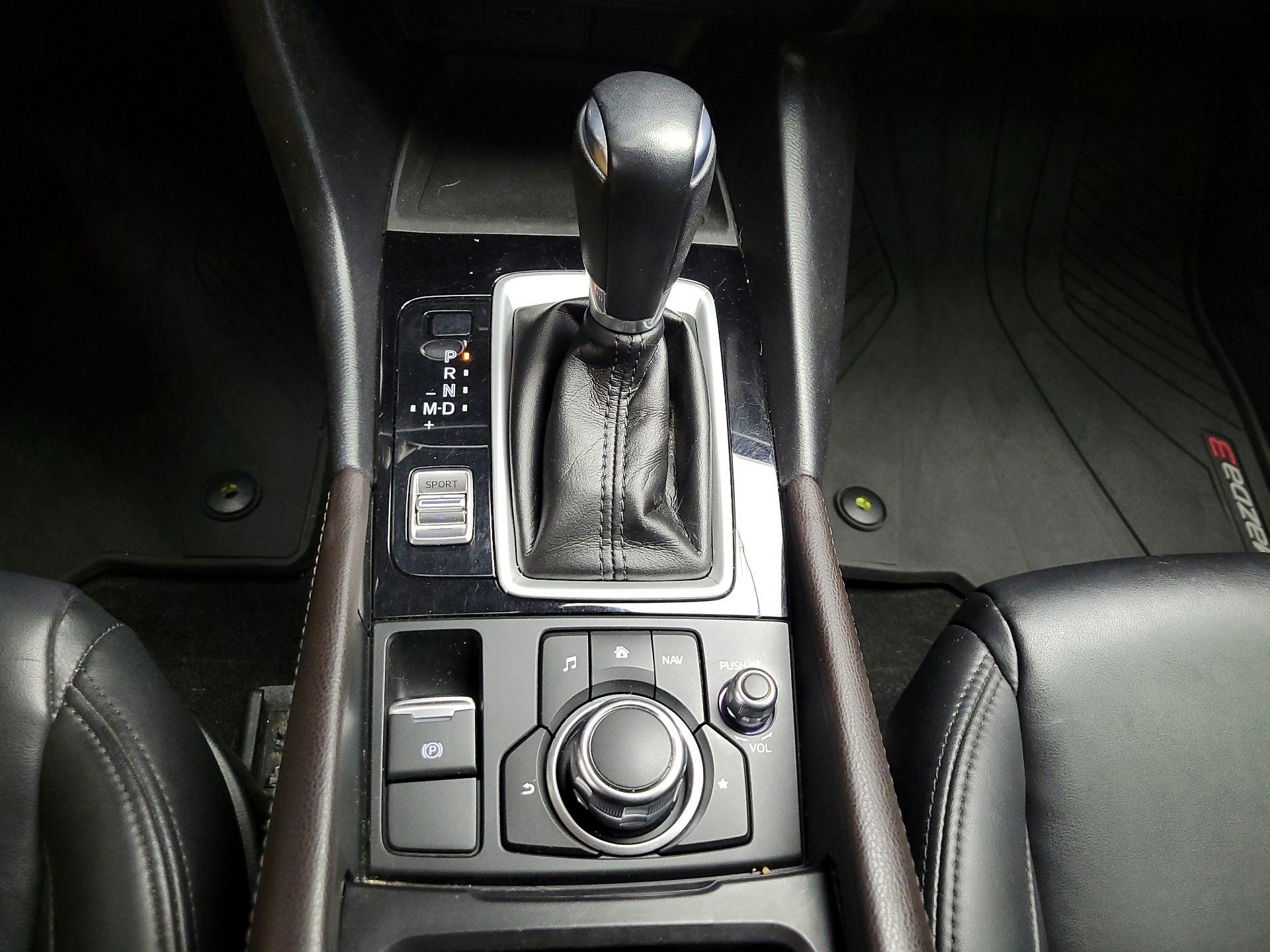 Thumbnail: 2018 Mazda Mazda3 - 17