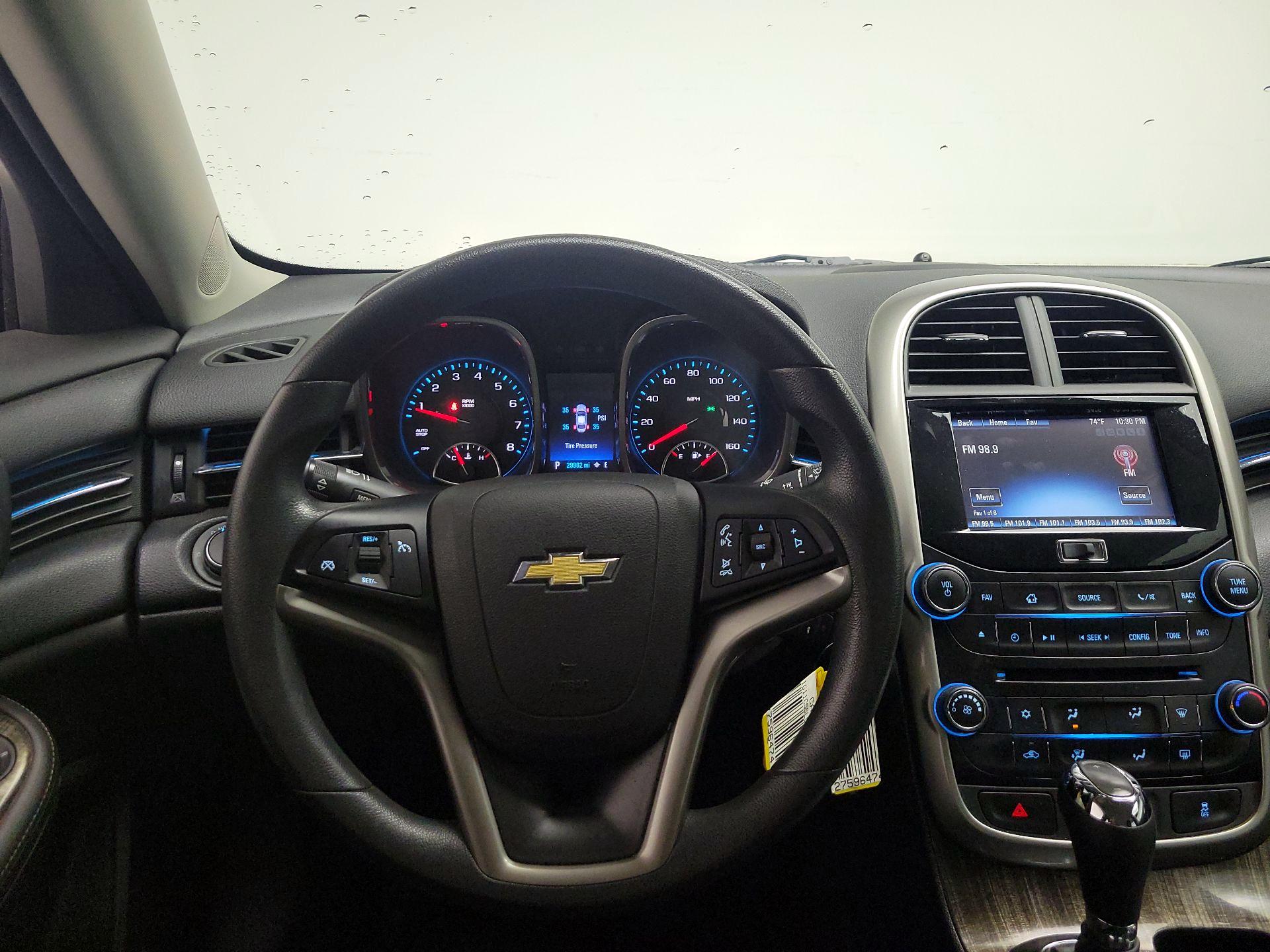 Thumbnail: 2014 Chevrolet Malibu - 10