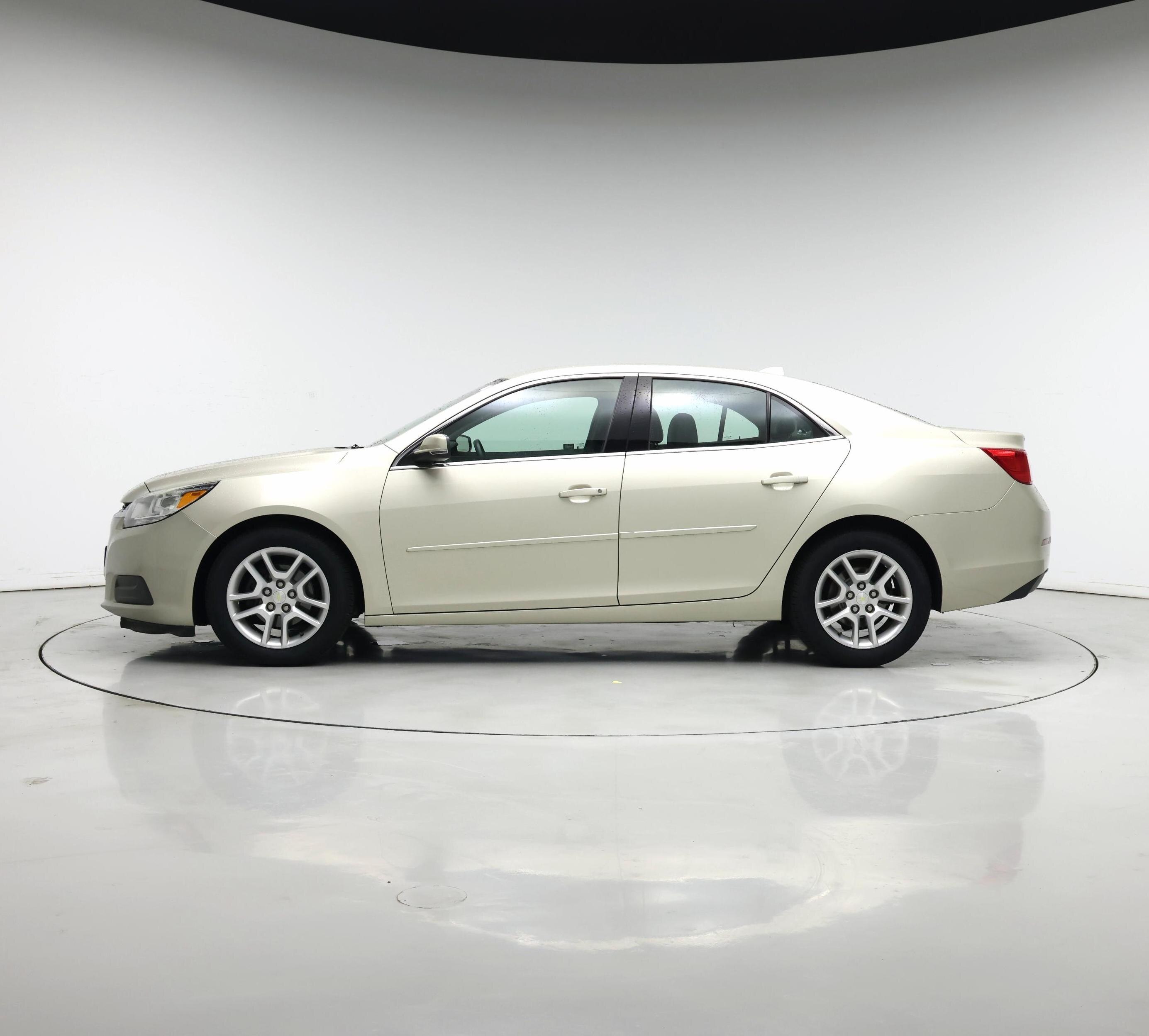 Thumbnail: 2014 Chevrolet Malibu - 3