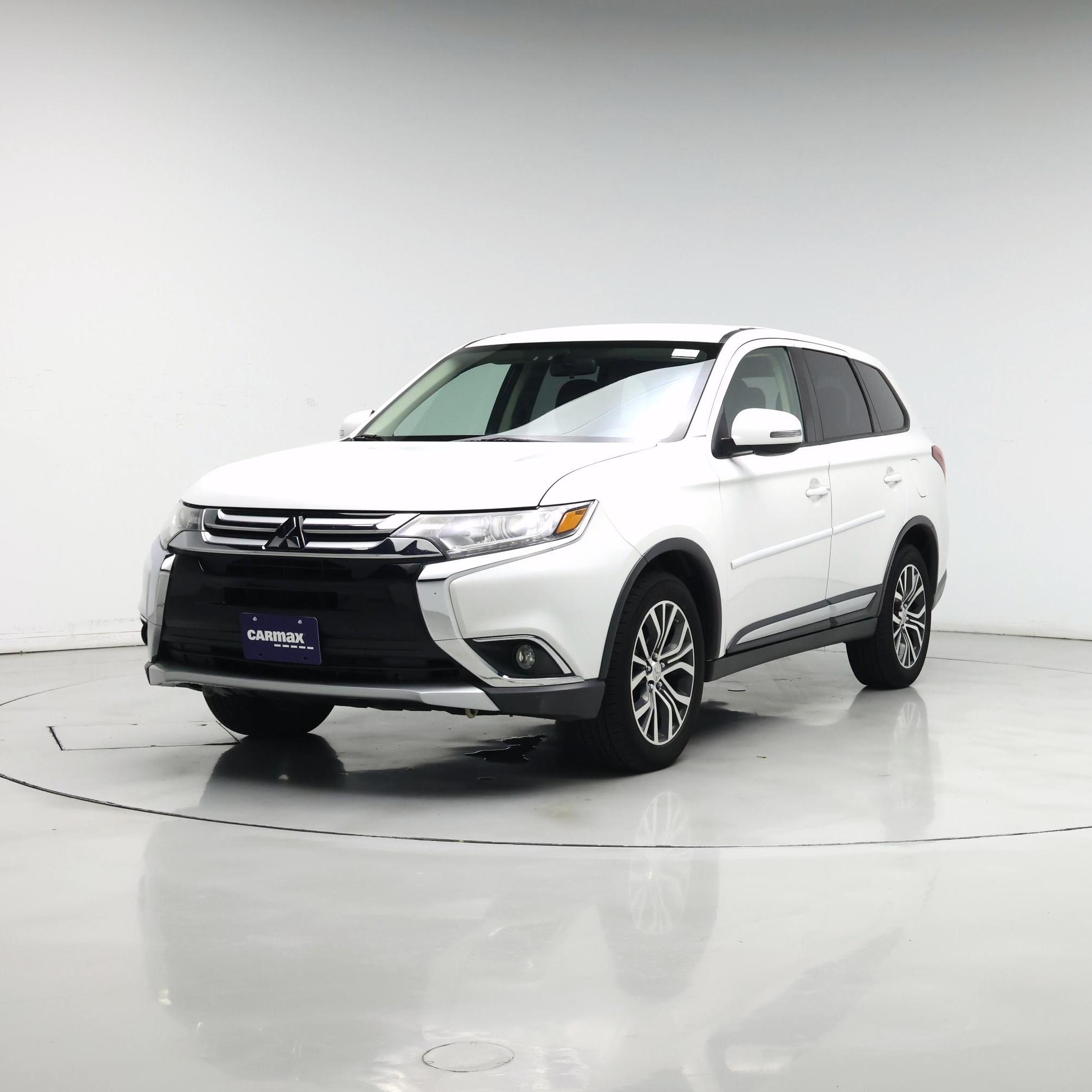 Thumbnail: 2017 Mitsubishi Outlander - 4