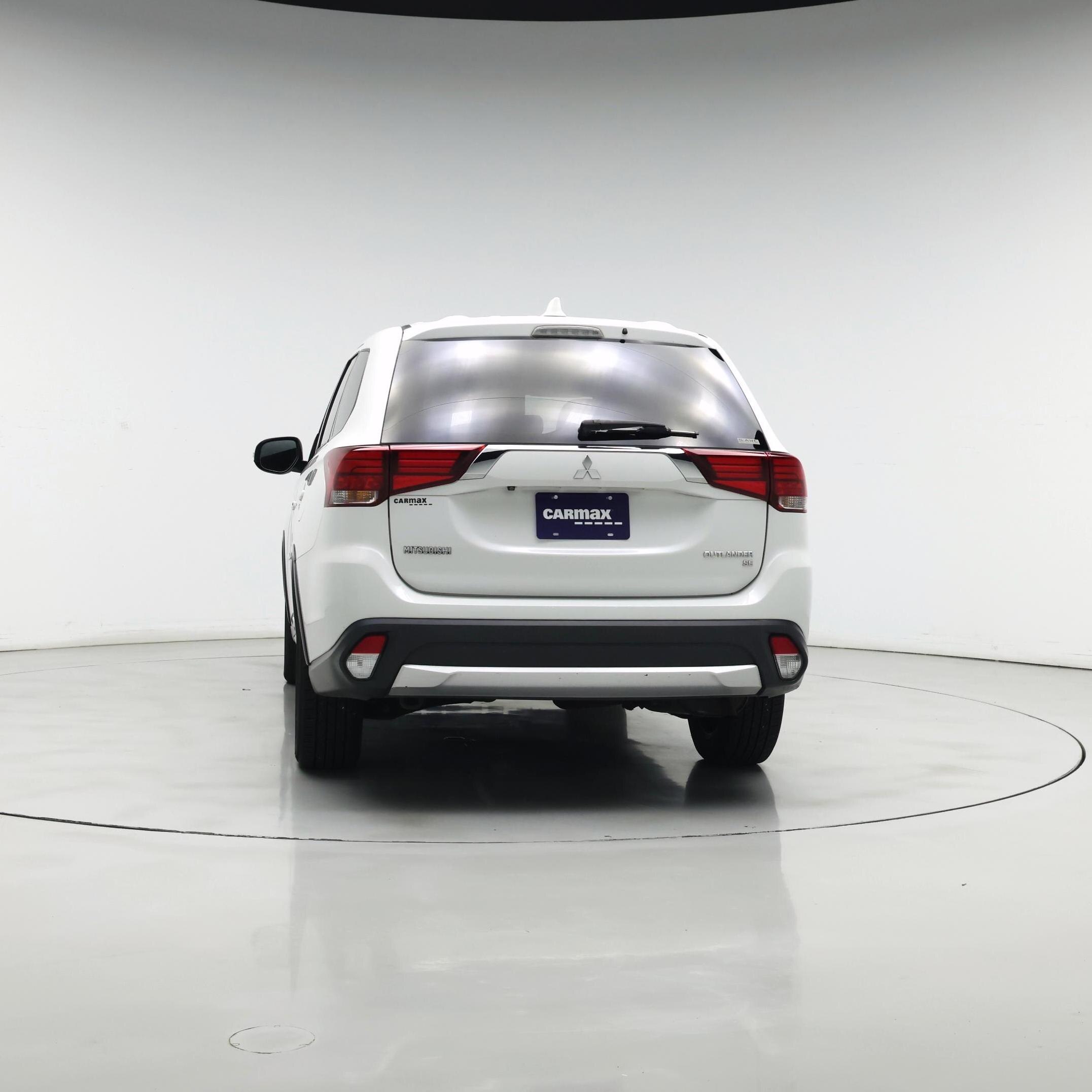 Thumbnail: 2017 Mitsubishi Outlander - 6