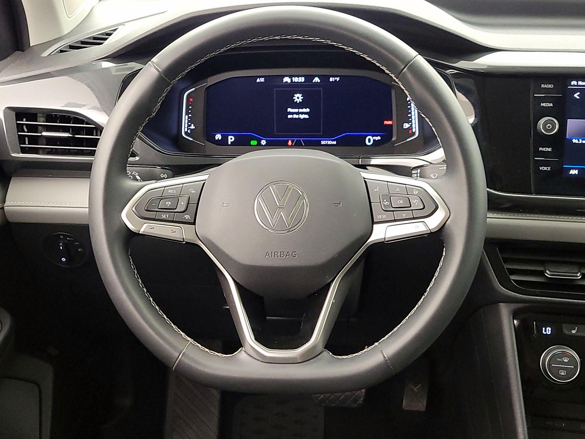 Thumbnail: 2022 Volkswagen Taos - 10