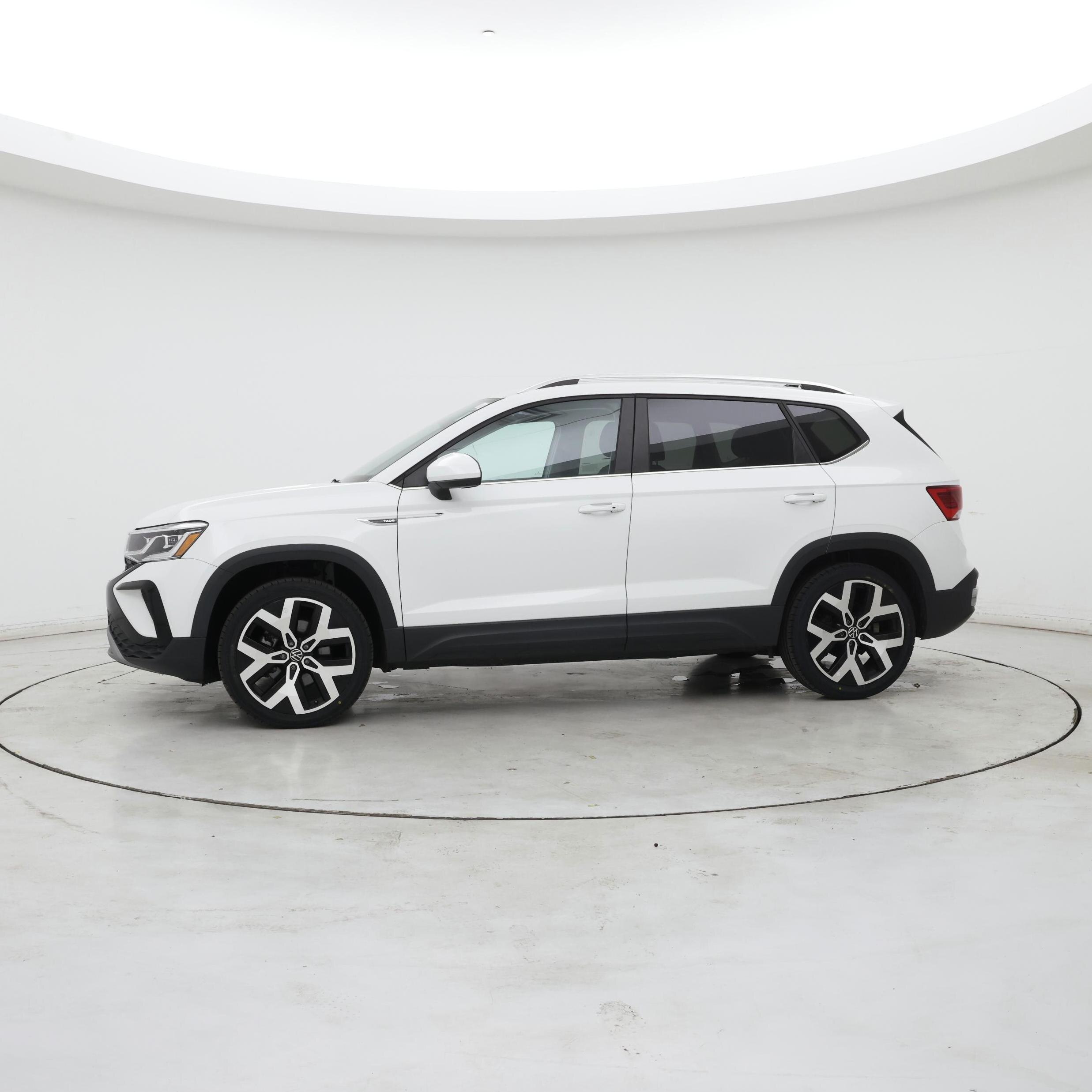 Thumbnail: 2022 Volkswagen Taos - 3