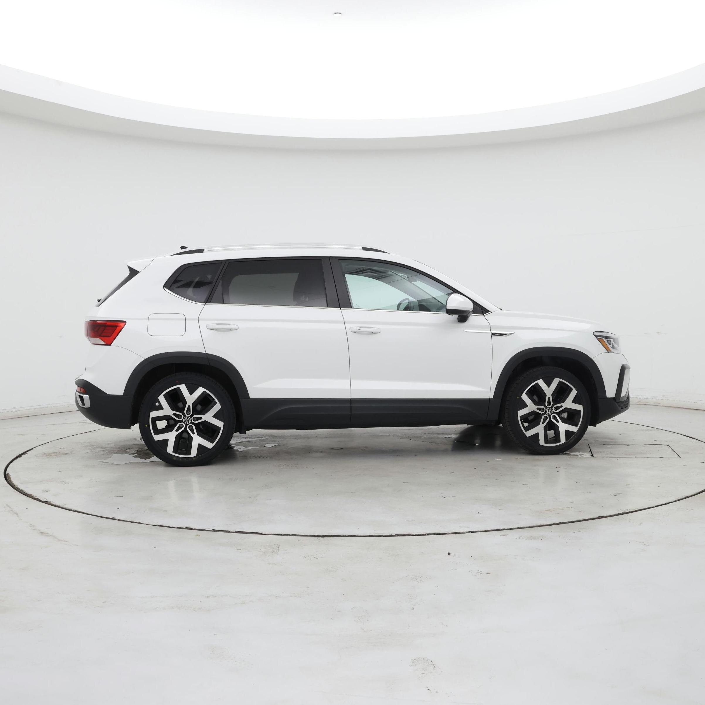 Thumbnail: 2022 Volkswagen Taos - 7