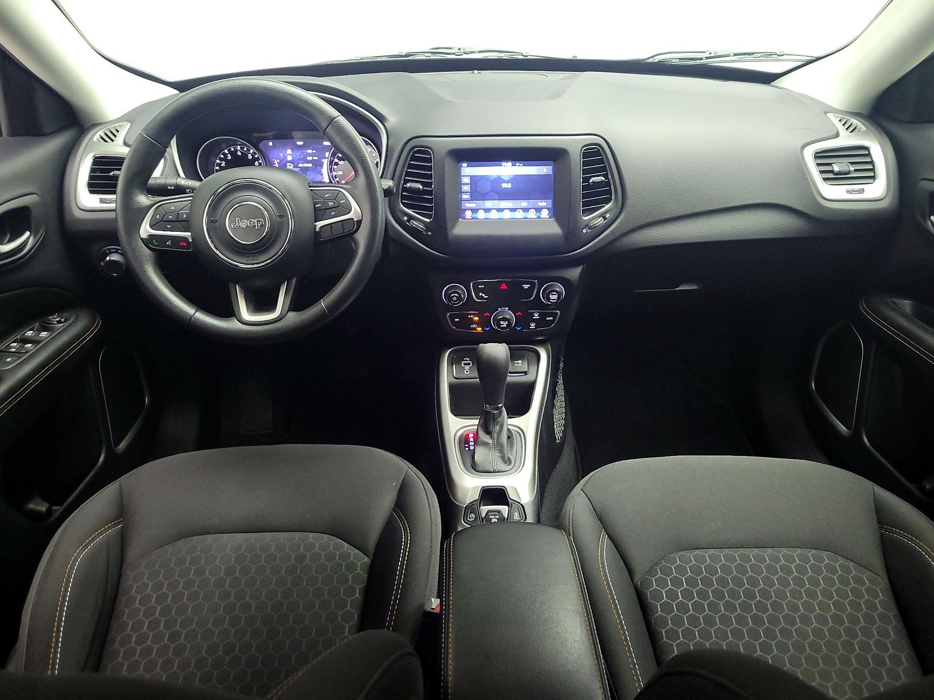 Thumbnail: 2018 Jeep Compass - 9