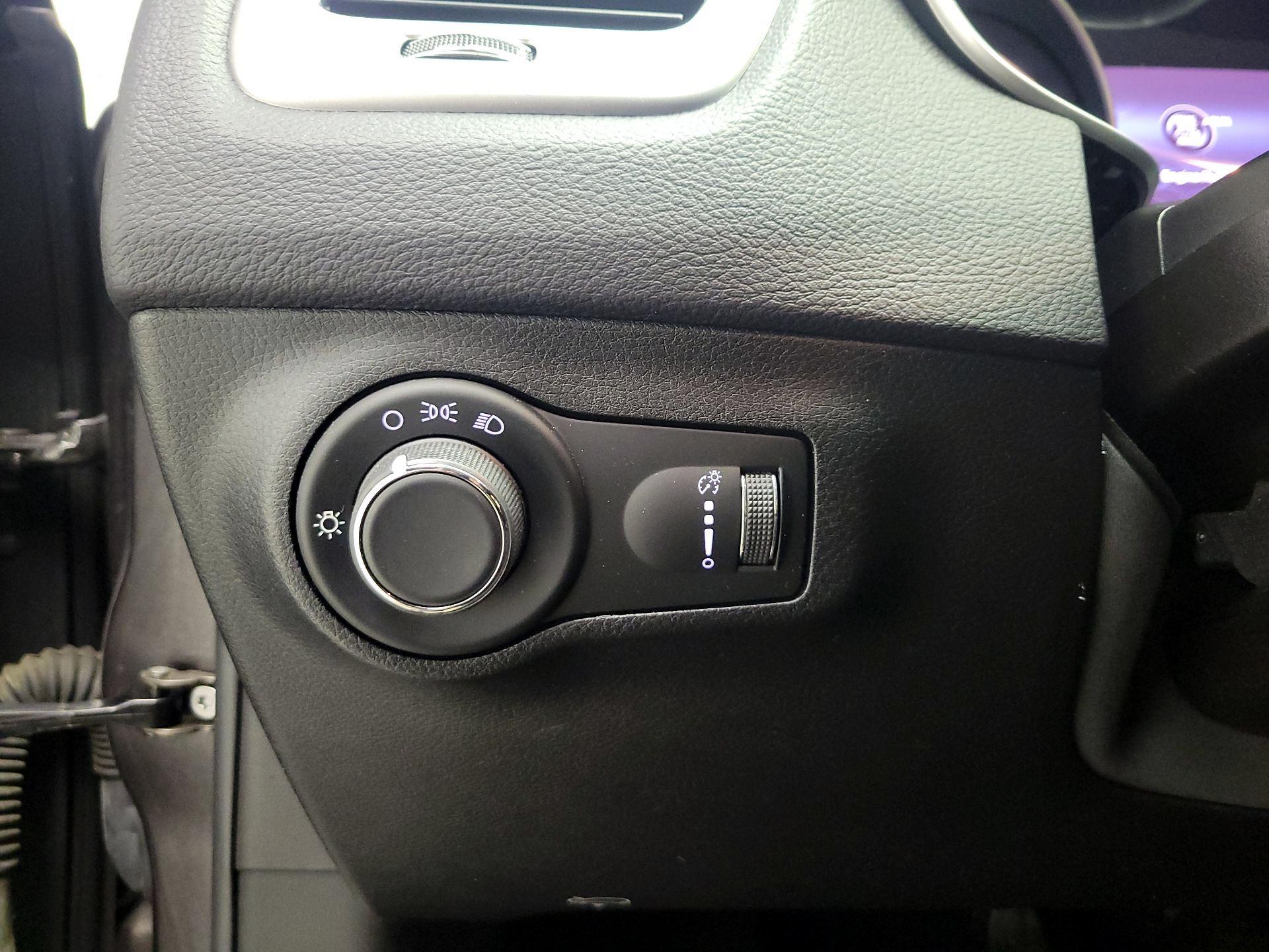Thumbnail: 2018 Jeep Compass - 13