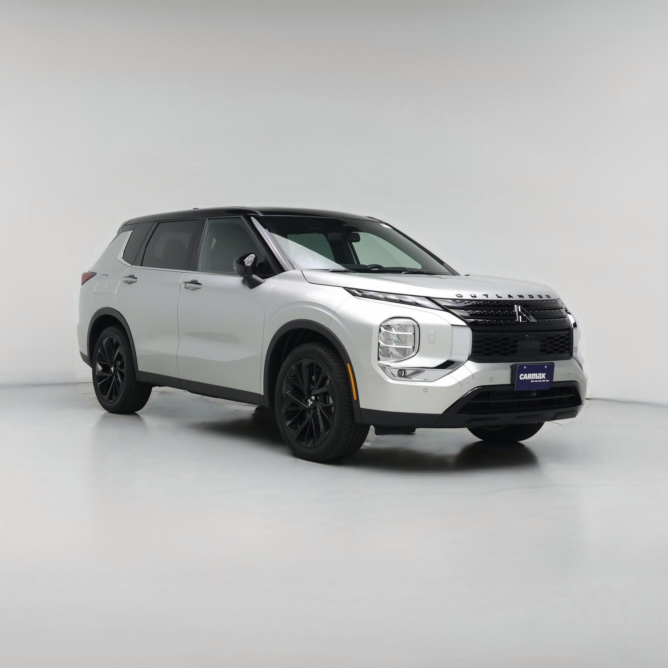Thumbnail: 2023 Mitsubishi Outlander - 1