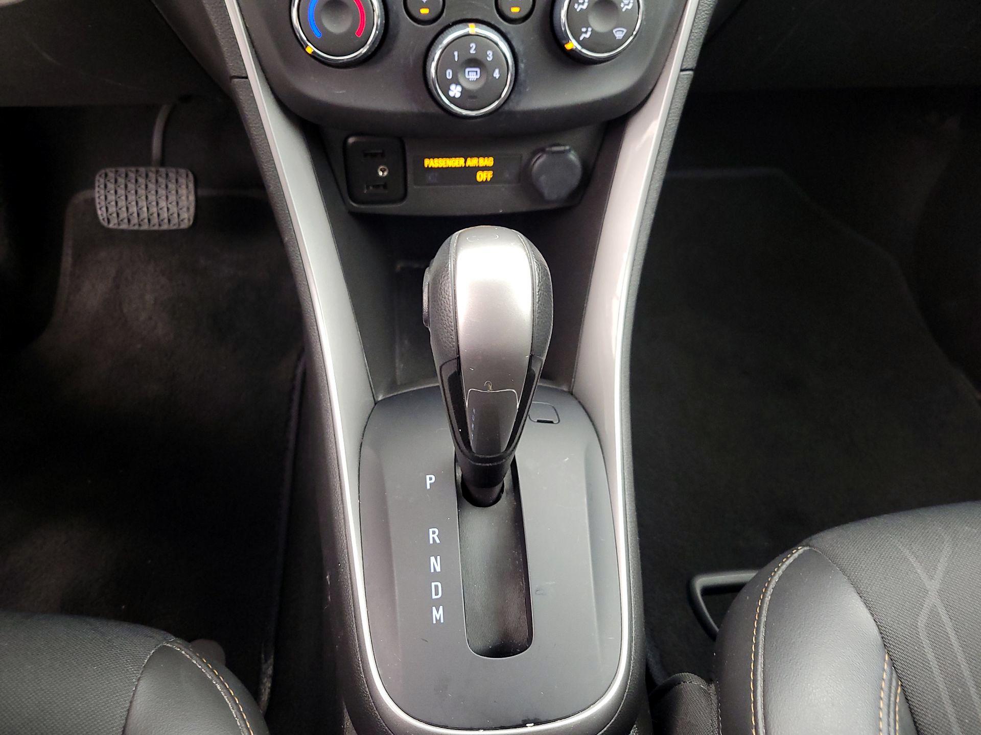 Thumbnail: 2022 Chevrolet Trax - 17