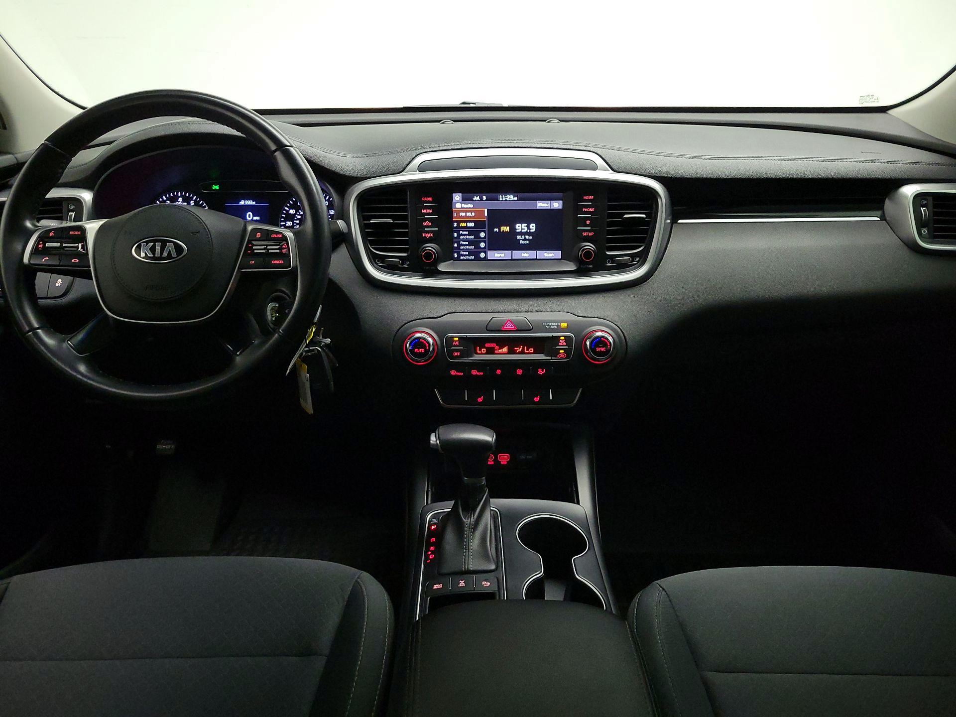 Thumbnail: 2019 Kia Sorento - 9
