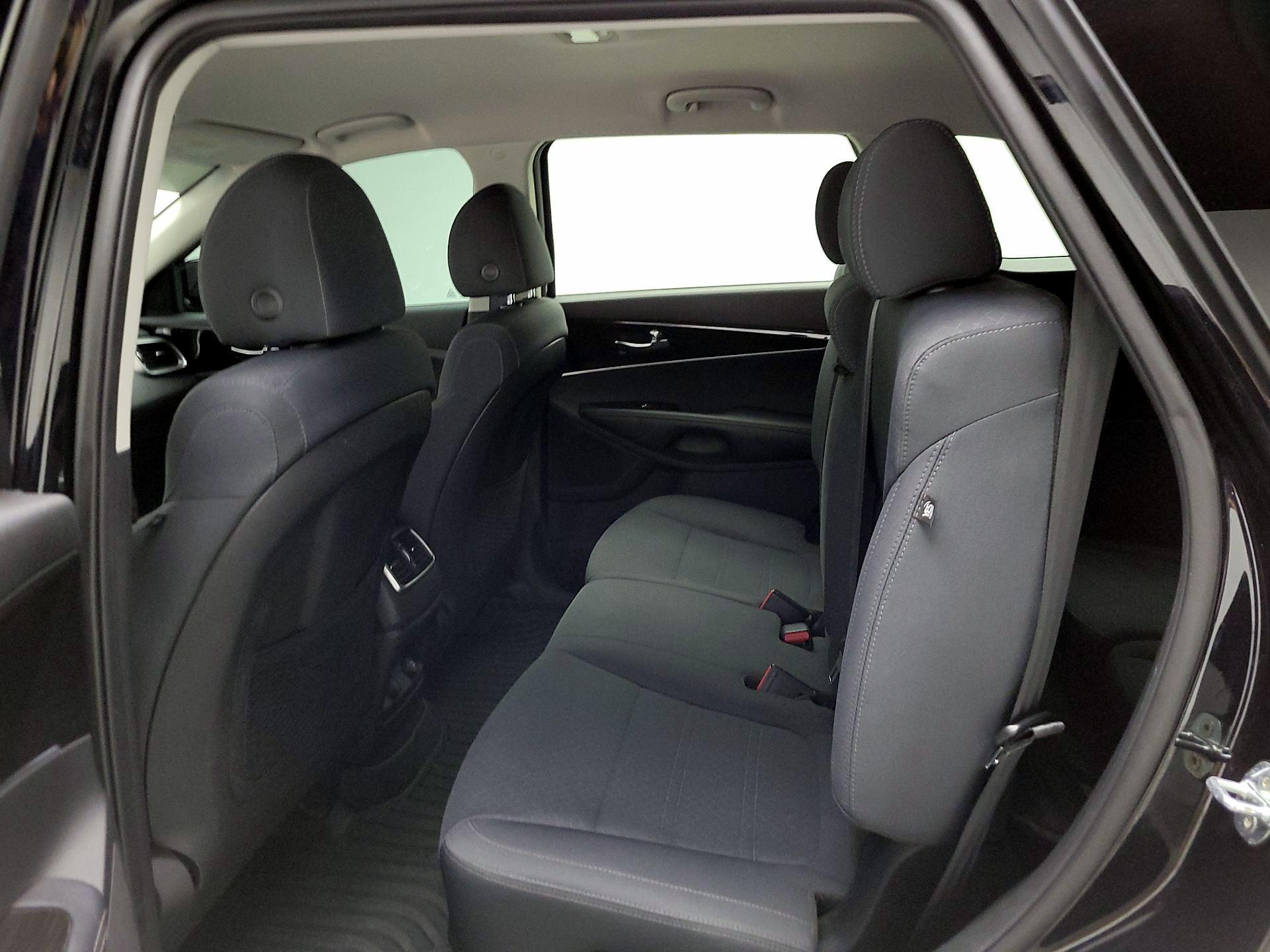 Thumbnail: 2019 Kia Sorento - 19
