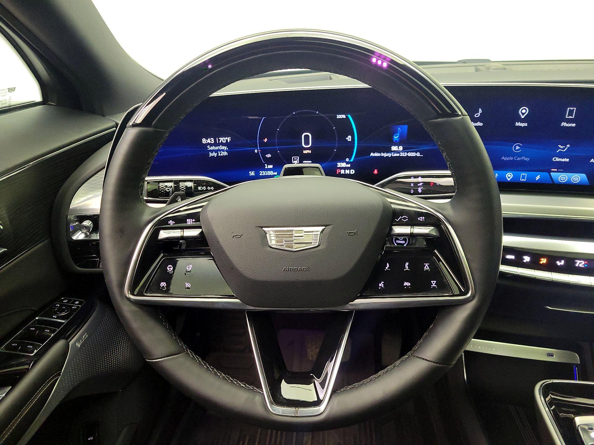 Thumbnail: 2023 Cadillac Lyriq - 10