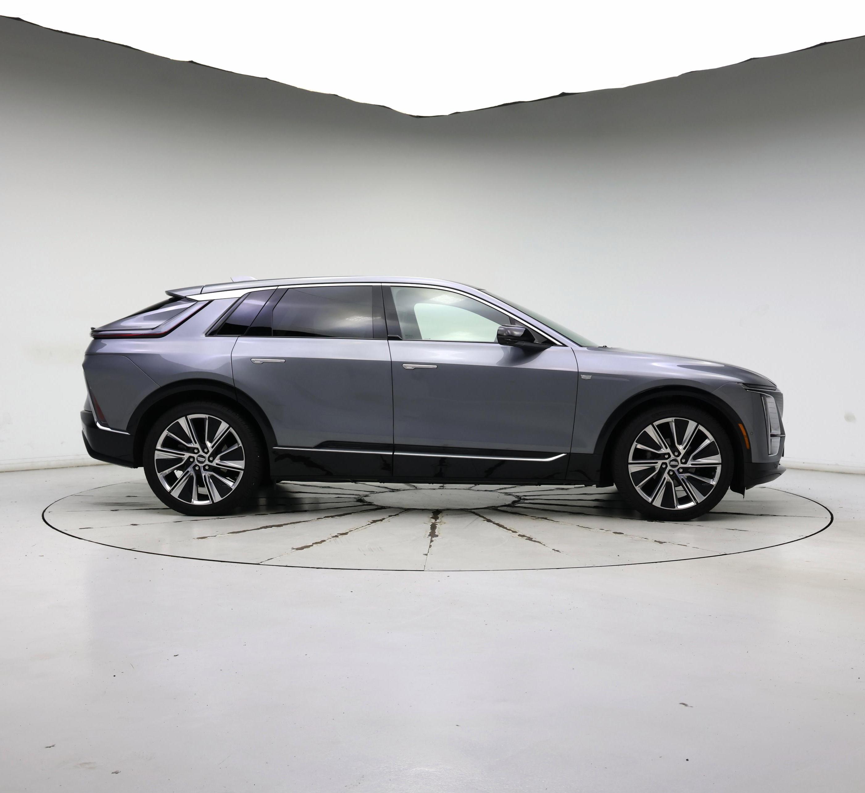 Thumbnail: 2023 Cadillac Lyriq - 7