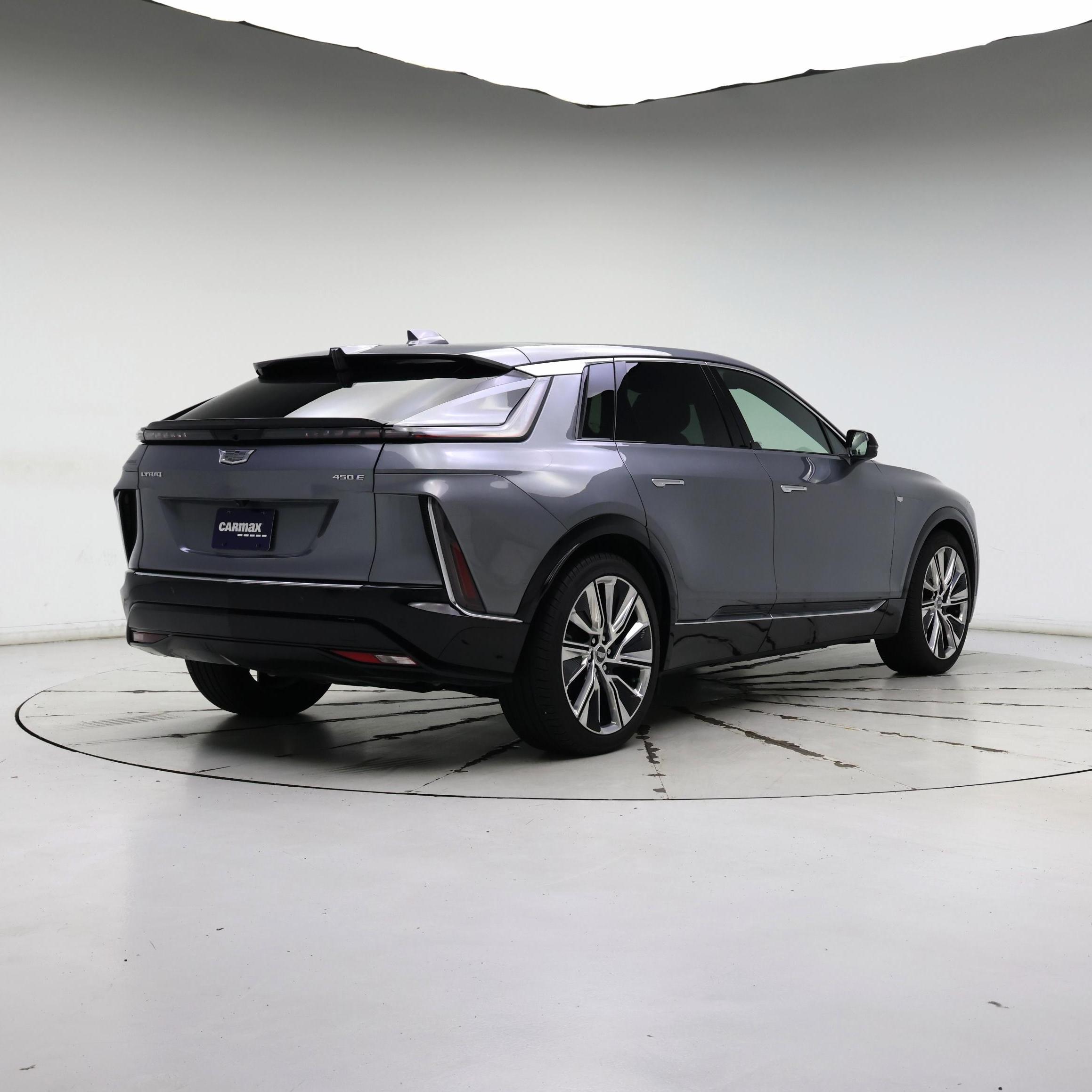 Thumbnail: 2023 Cadillac Lyriq - 8
