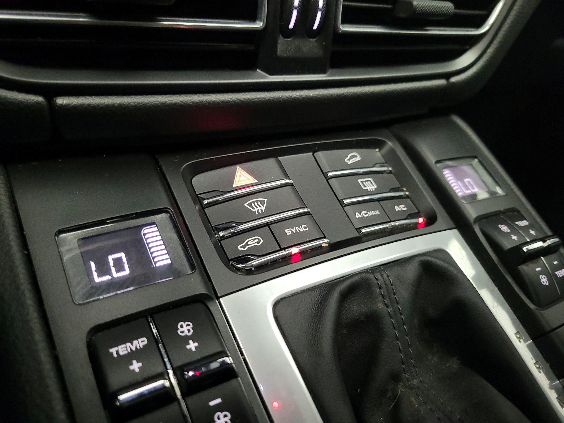Thumbnail: 2021 Porsche Macan - 17
