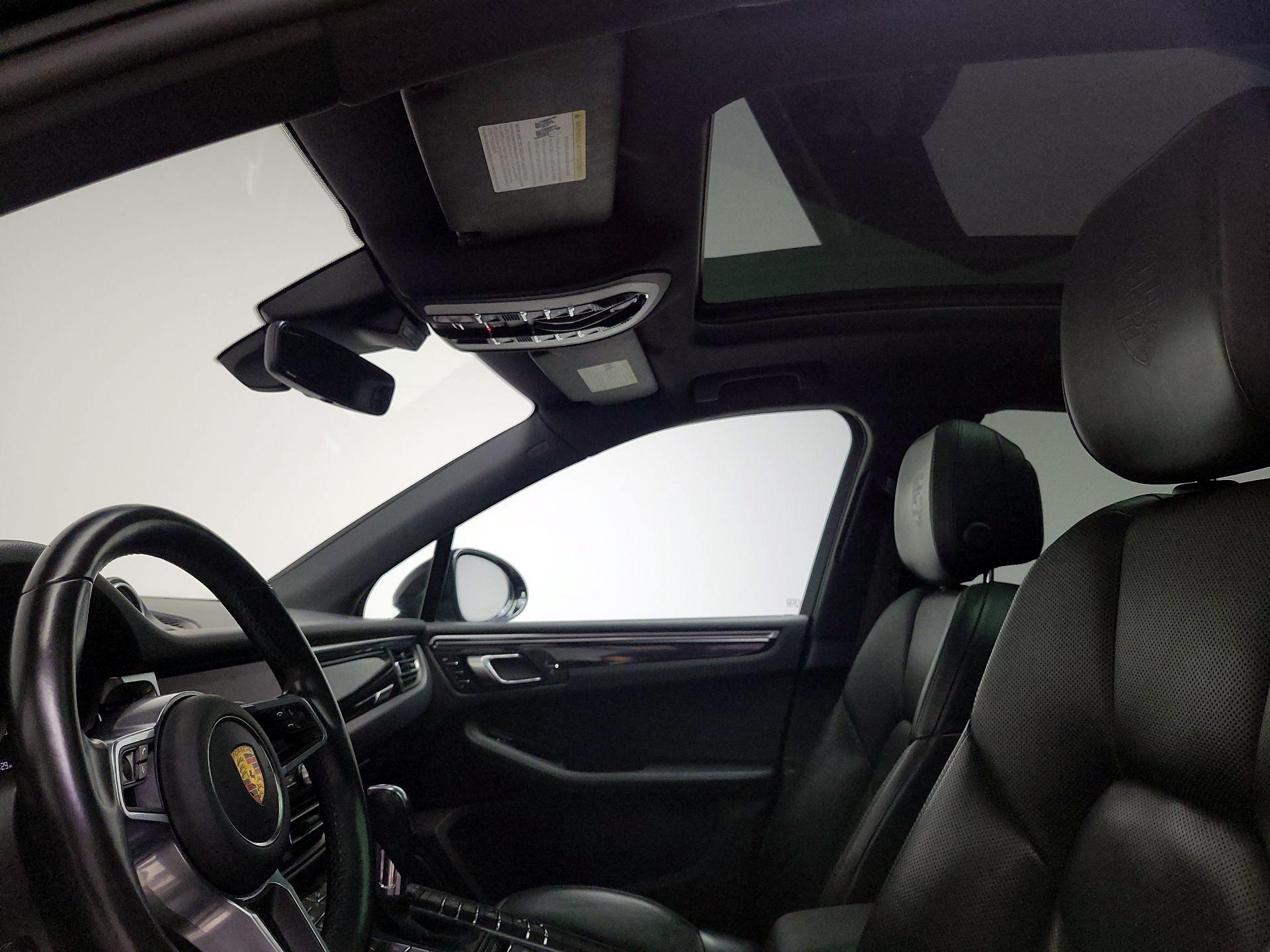 Thumbnail: 2021 Porsche Macan - 20