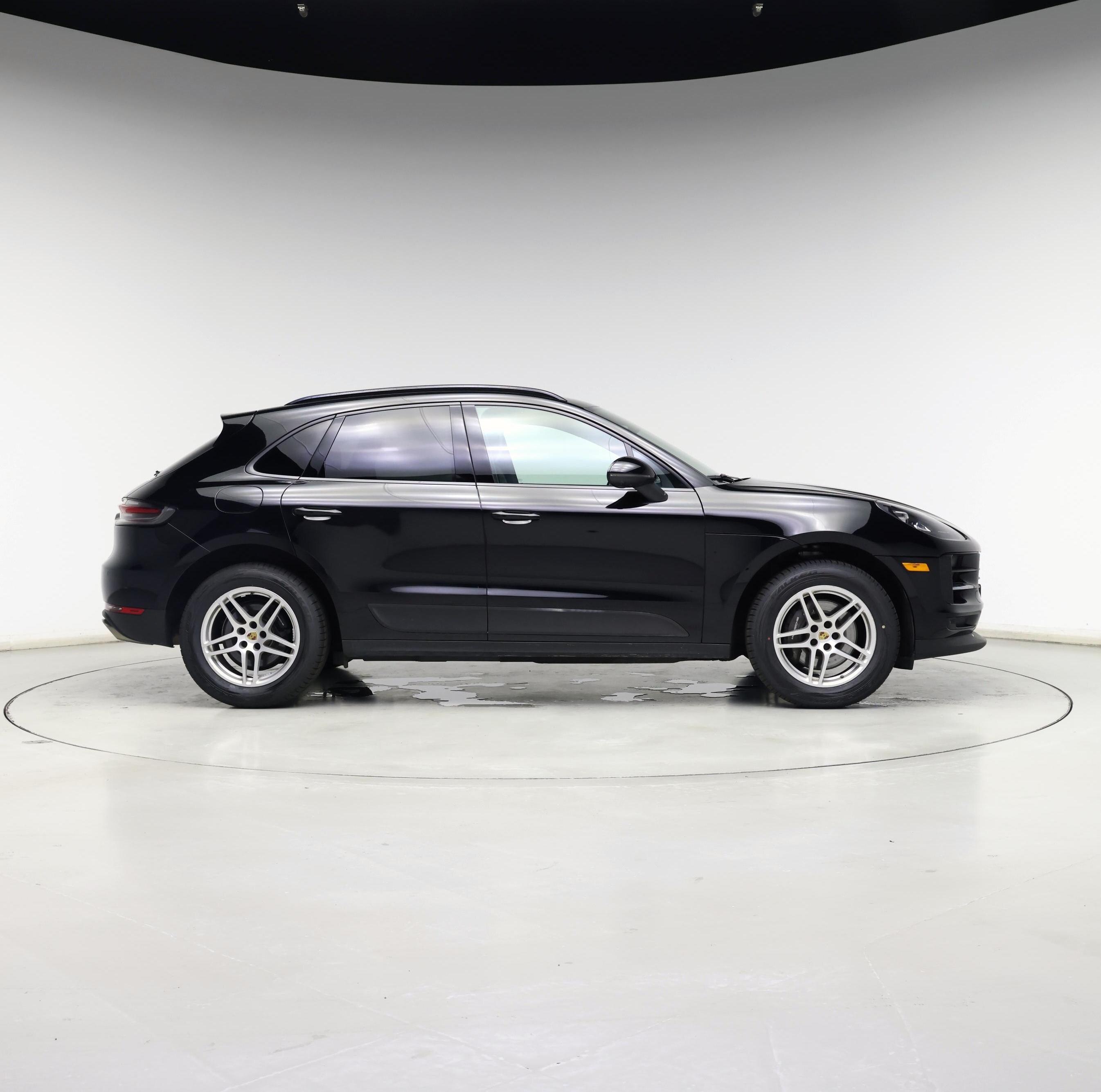 Thumbnail: 2021 Porsche Macan - 7