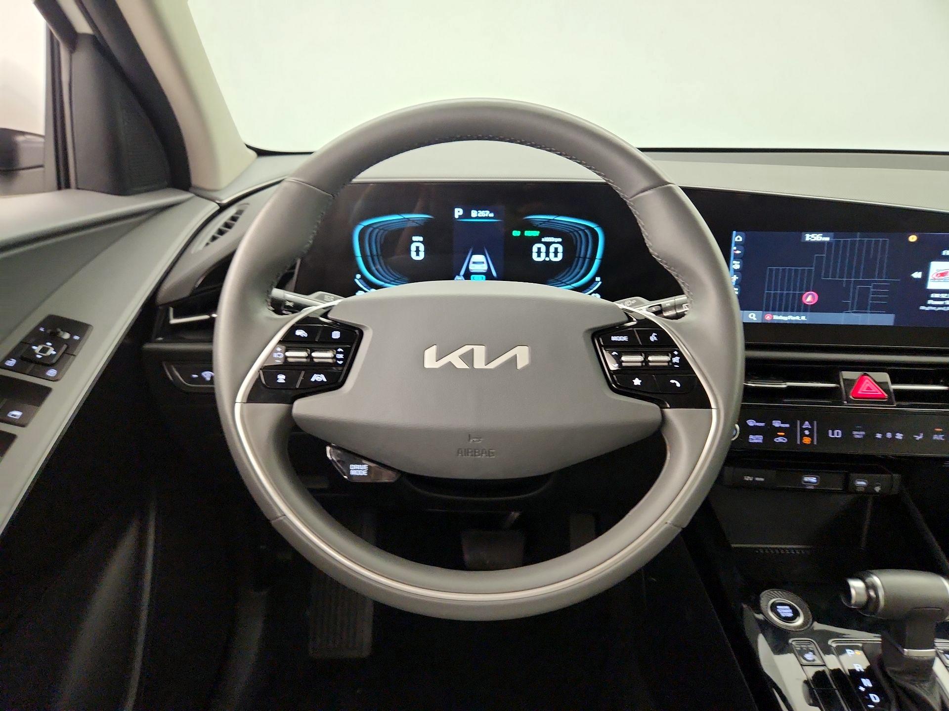 Thumbnail: 2023 Kia Niro - 10