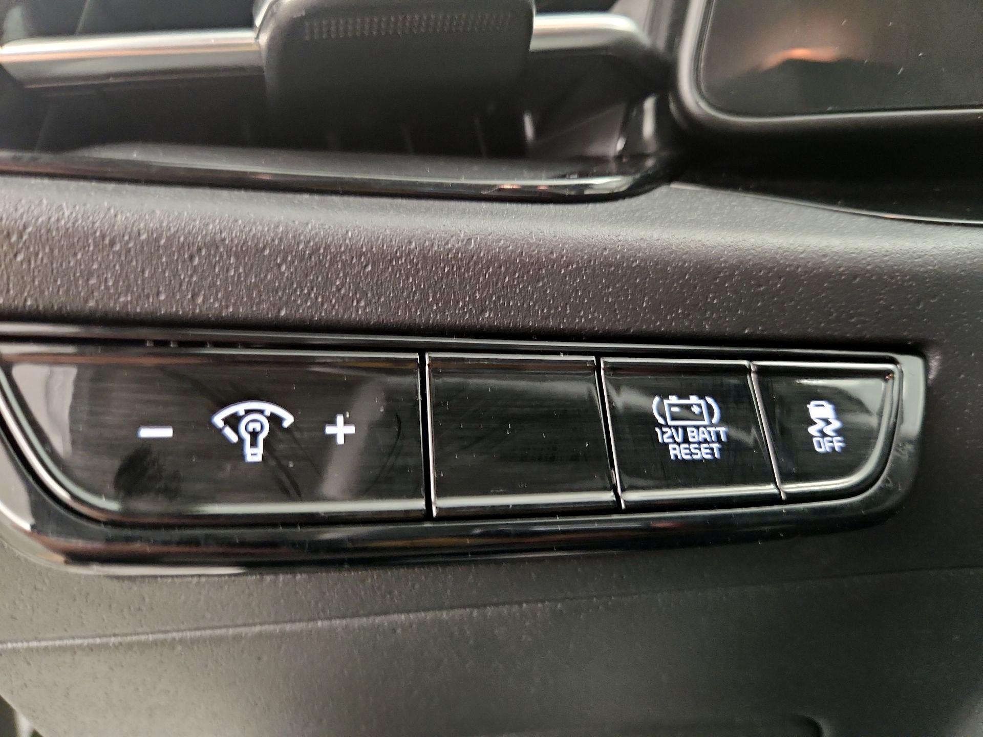 Thumbnail: 2023 Kia Niro - 13