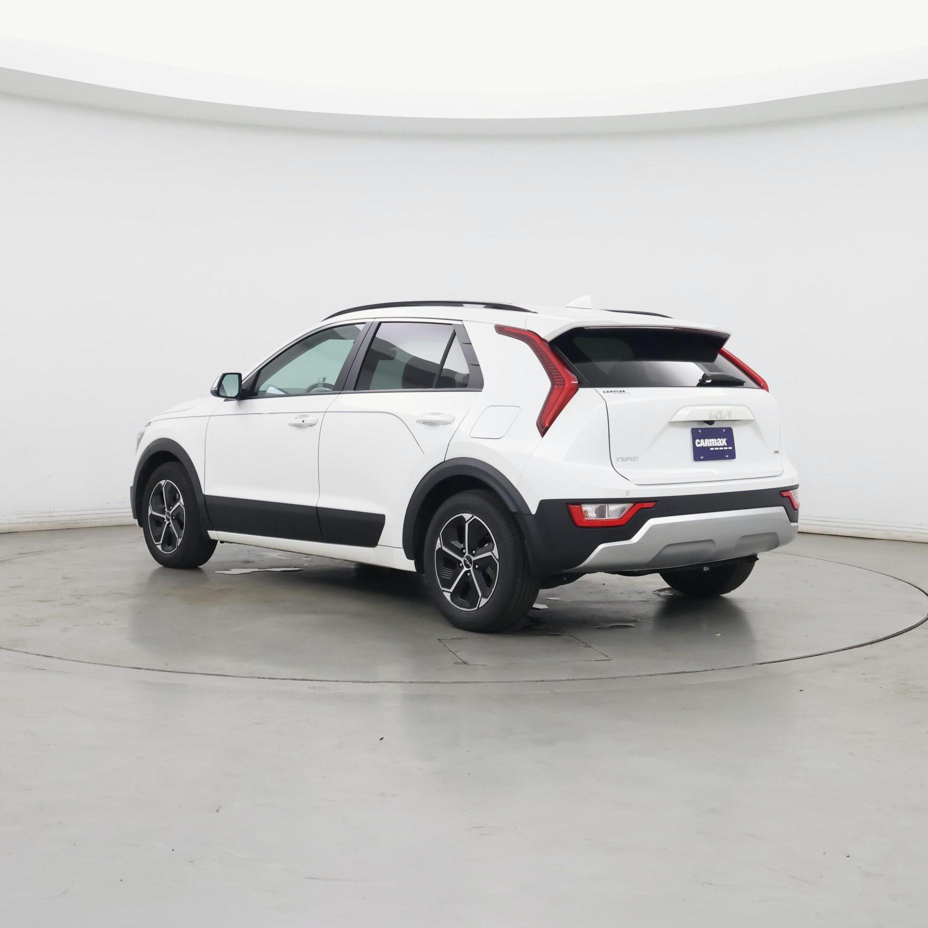 Thumbnail: 2023 Kia Niro - 2