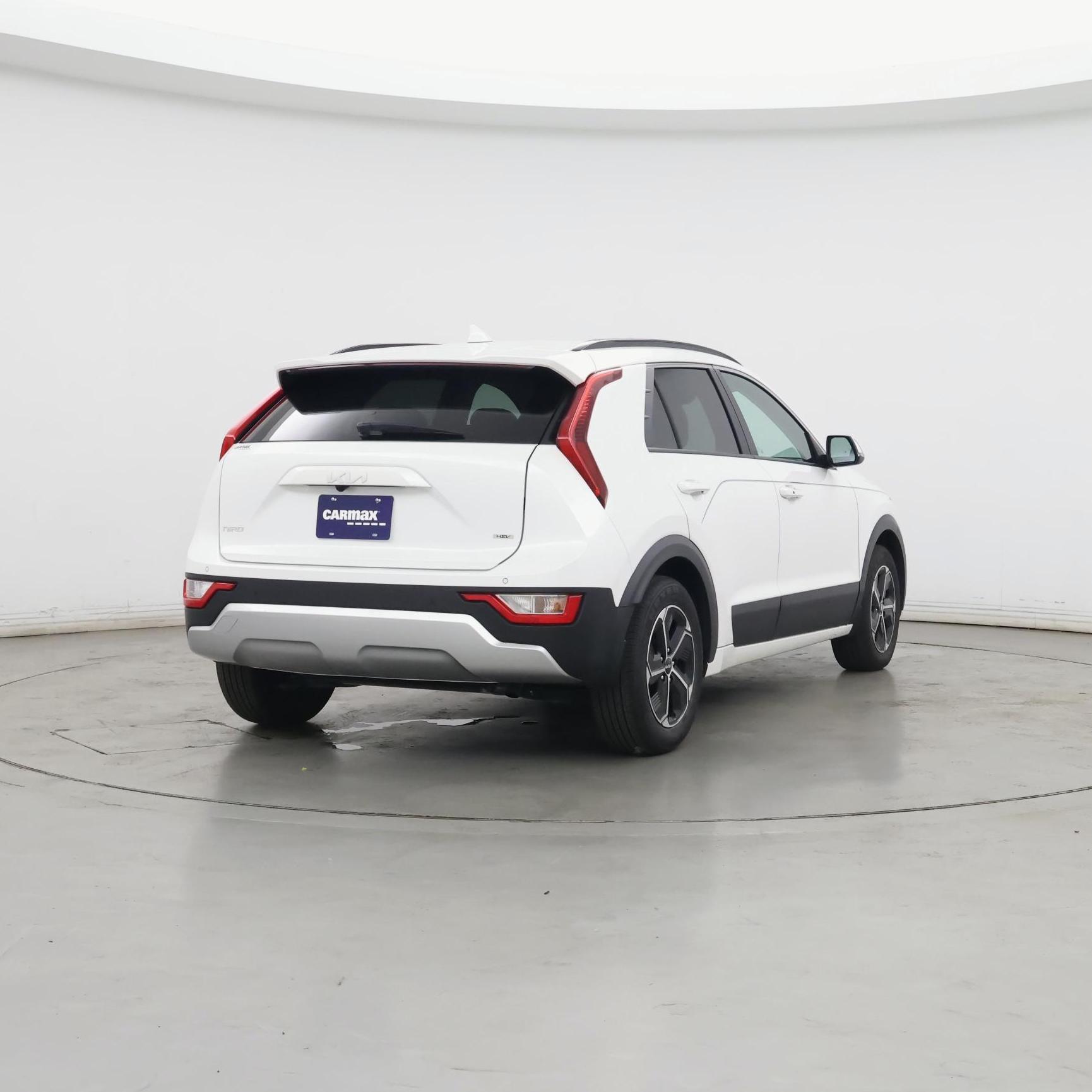 Thumbnail: 2023 Kia Niro - 8