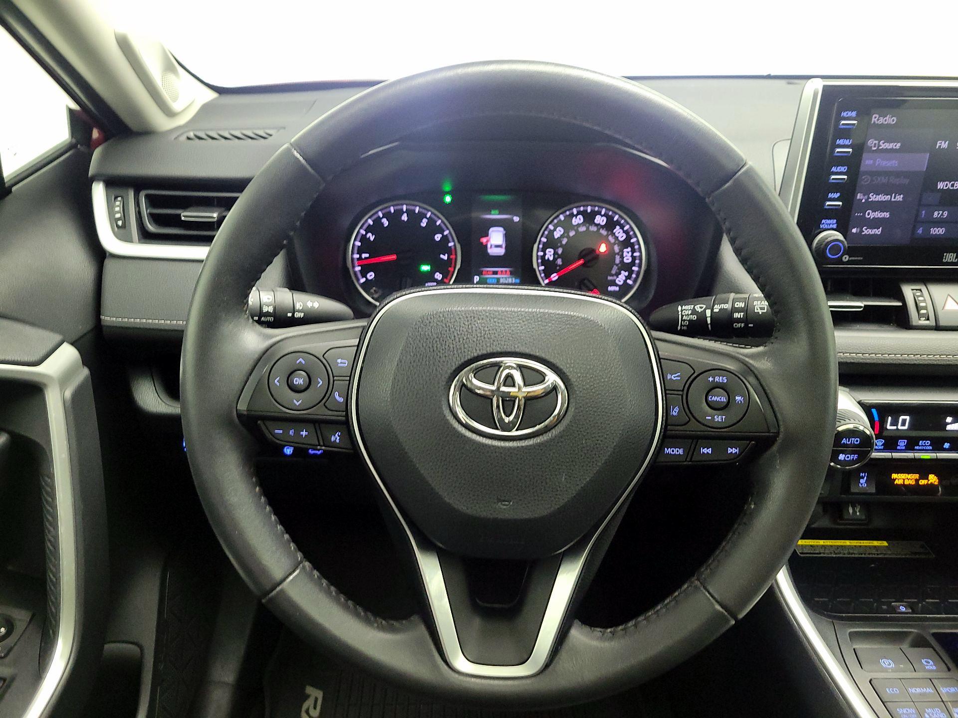 Thumbnail: 2019 Toyota RAV4 - 10