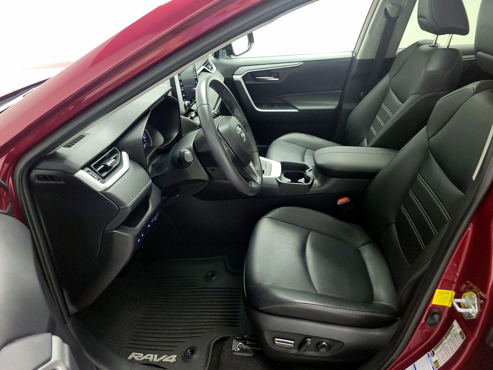 Thumbnail: 2019 Toyota RAV4 - 11