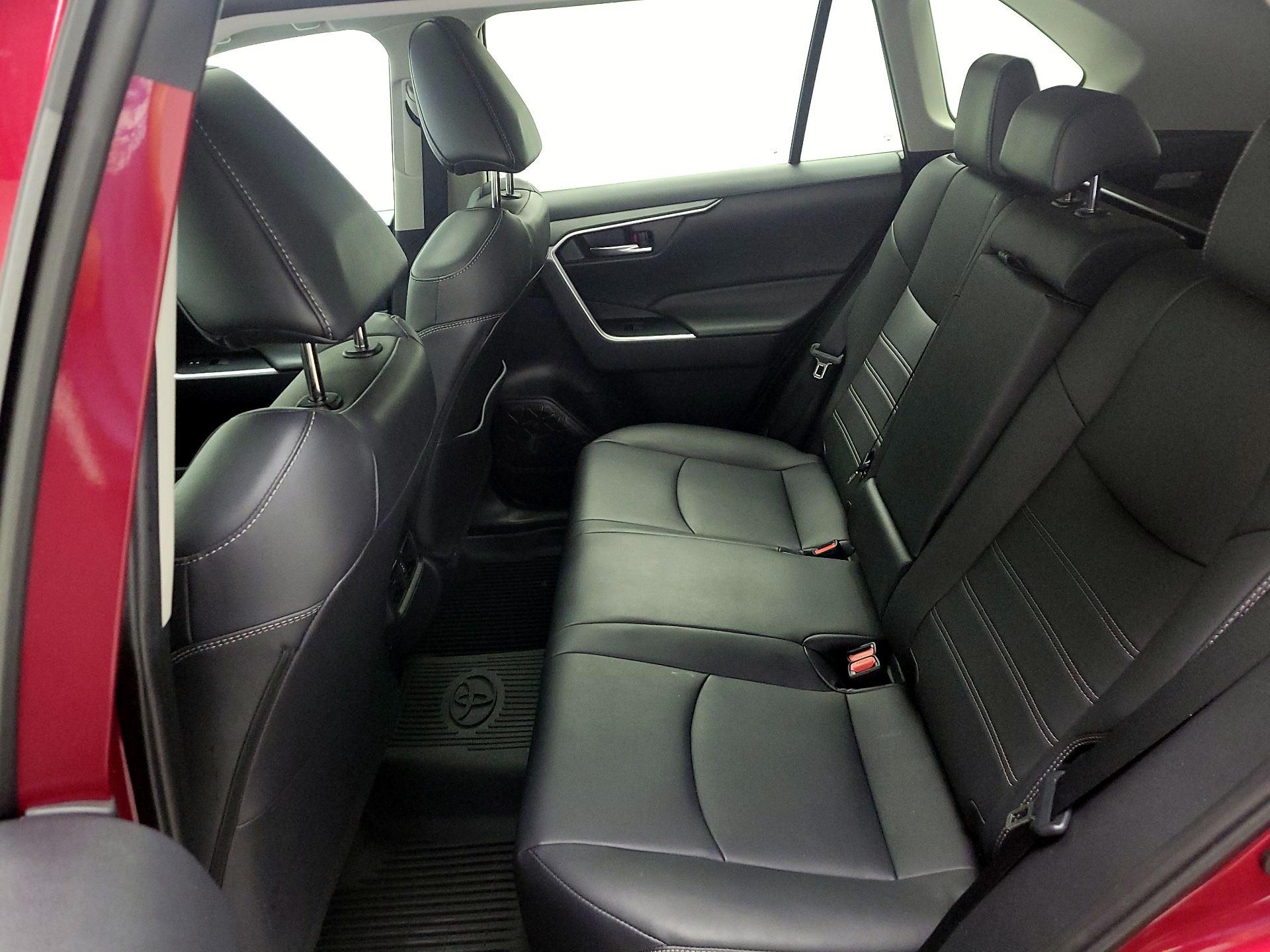 Thumbnail: 2019 Toyota RAV4 - 20