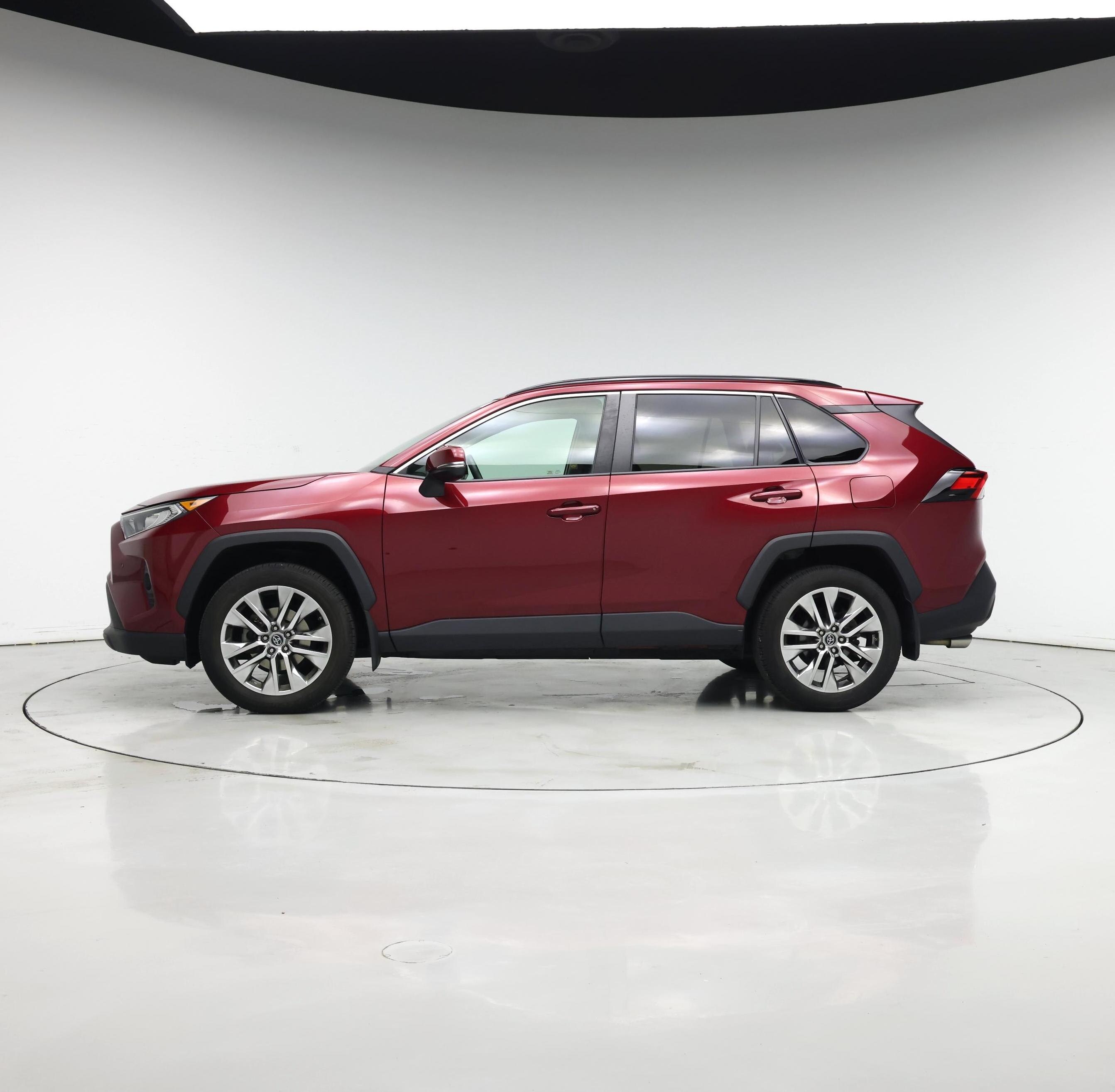 Thumbnail: 2019 Toyota RAV4 - 3