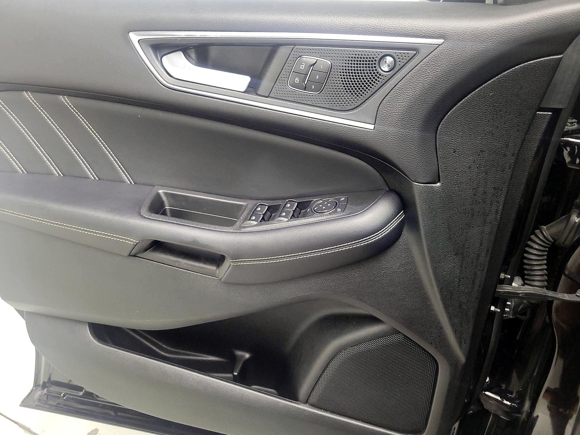 Thumbnail: 2022 Ford Edge - 12