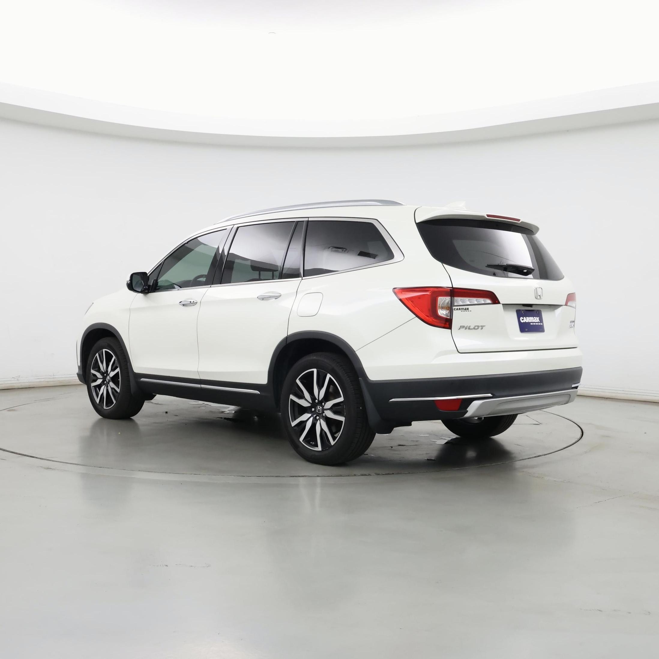 Thumbnail: 2019 Honda Pilot - 2