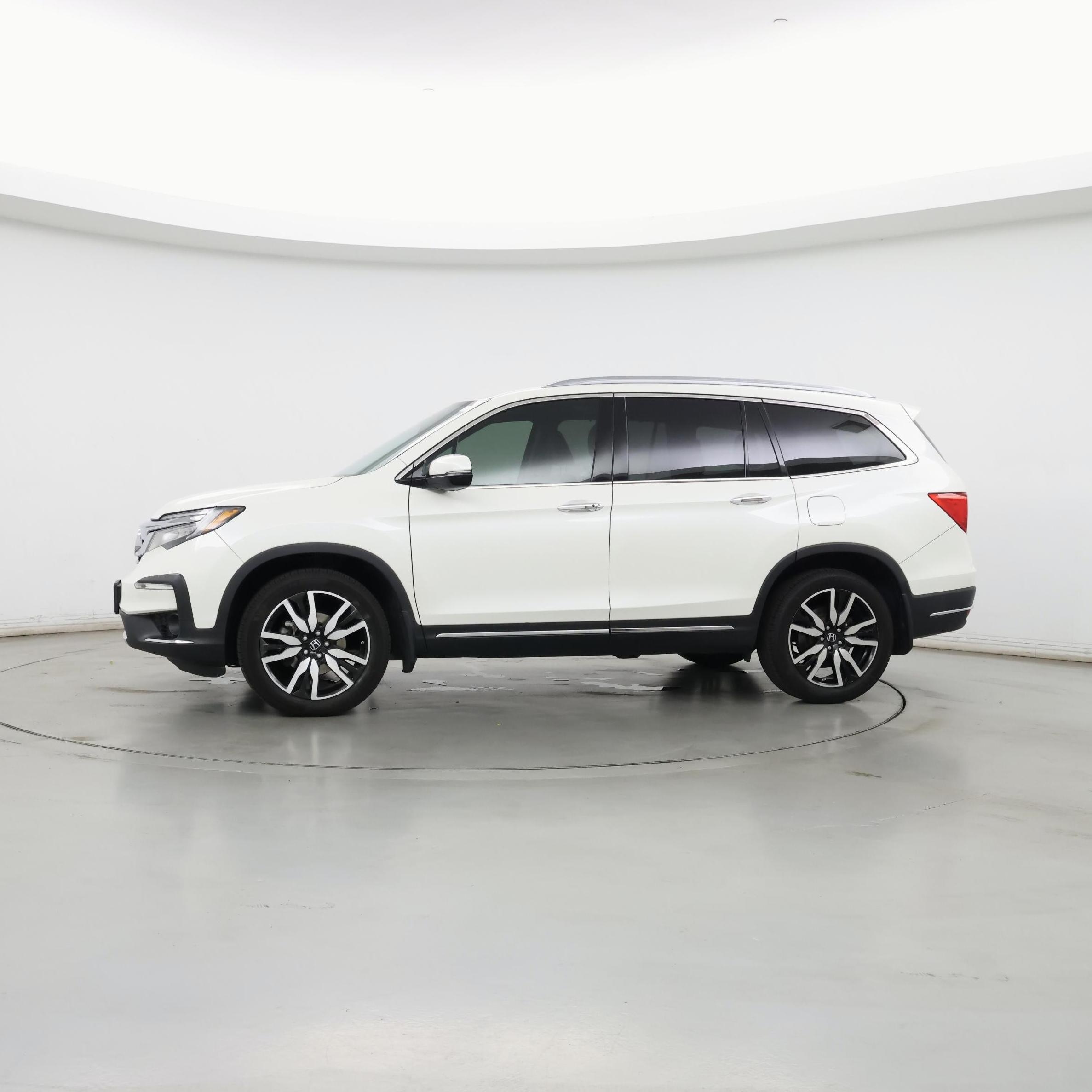 Thumbnail: 2019 Honda Pilot - 3