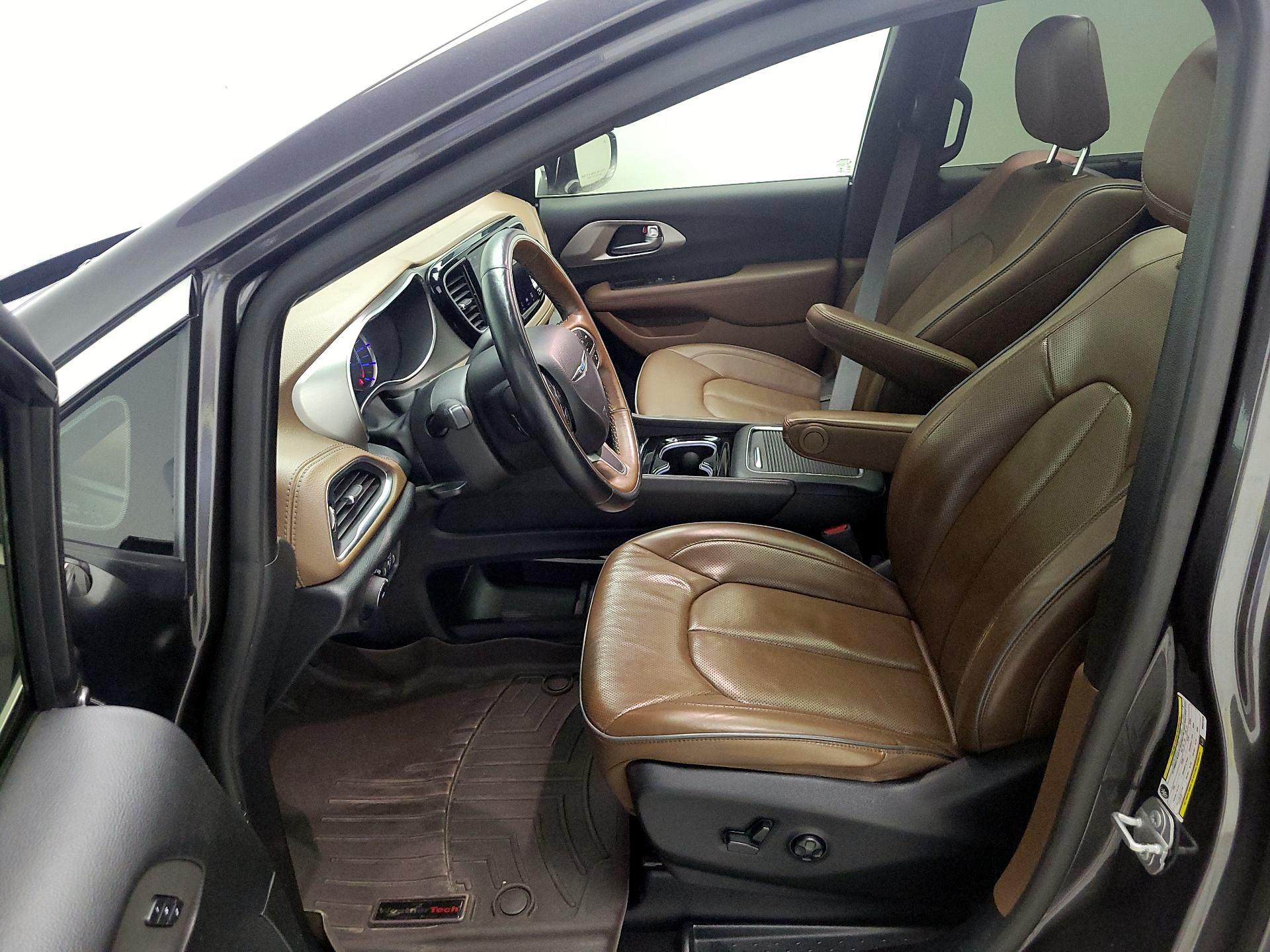 Thumbnail: 2021 Chrysler Pacifica - 11