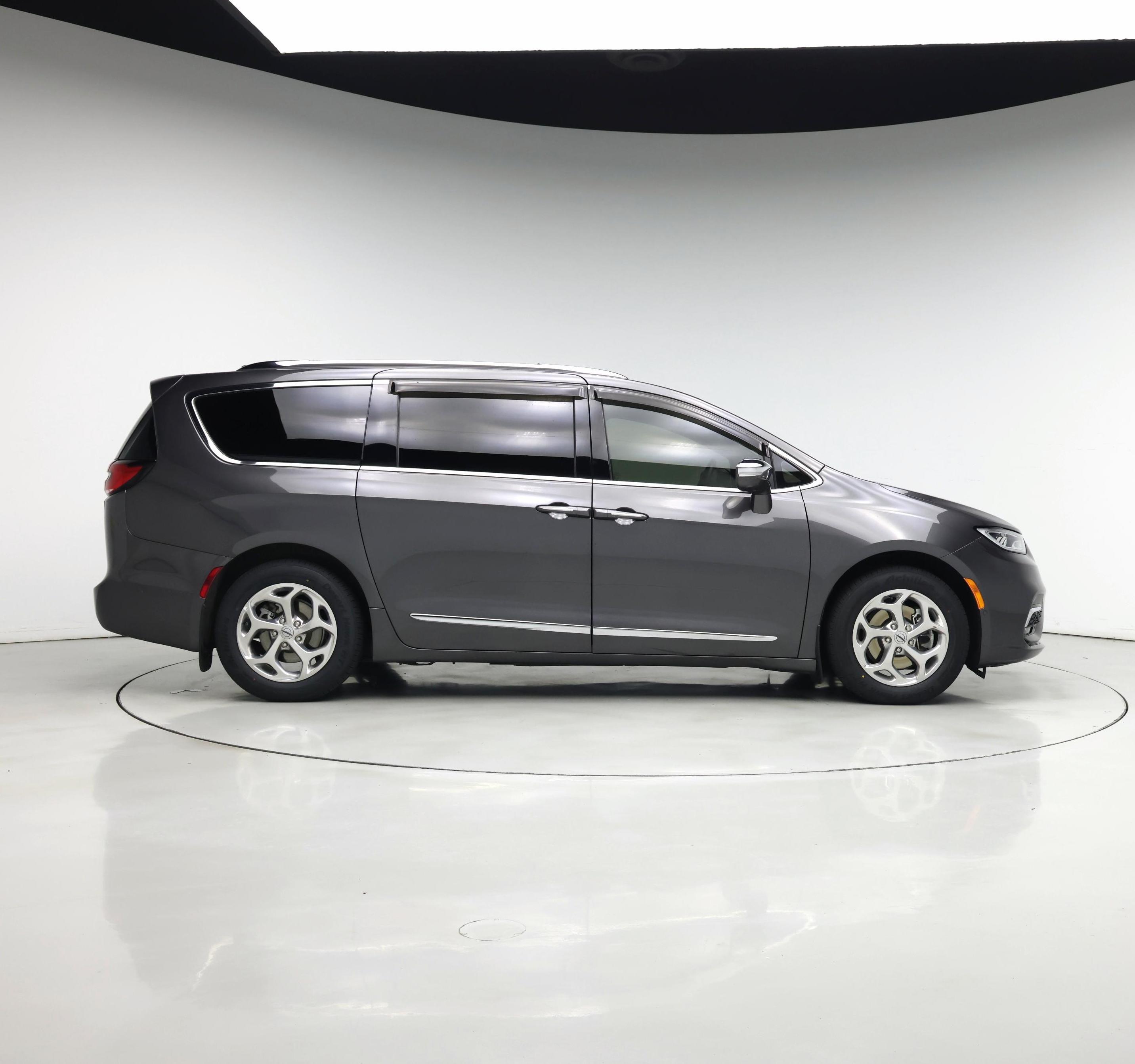 Thumbnail: 2021 Chrysler Pacifica - 7