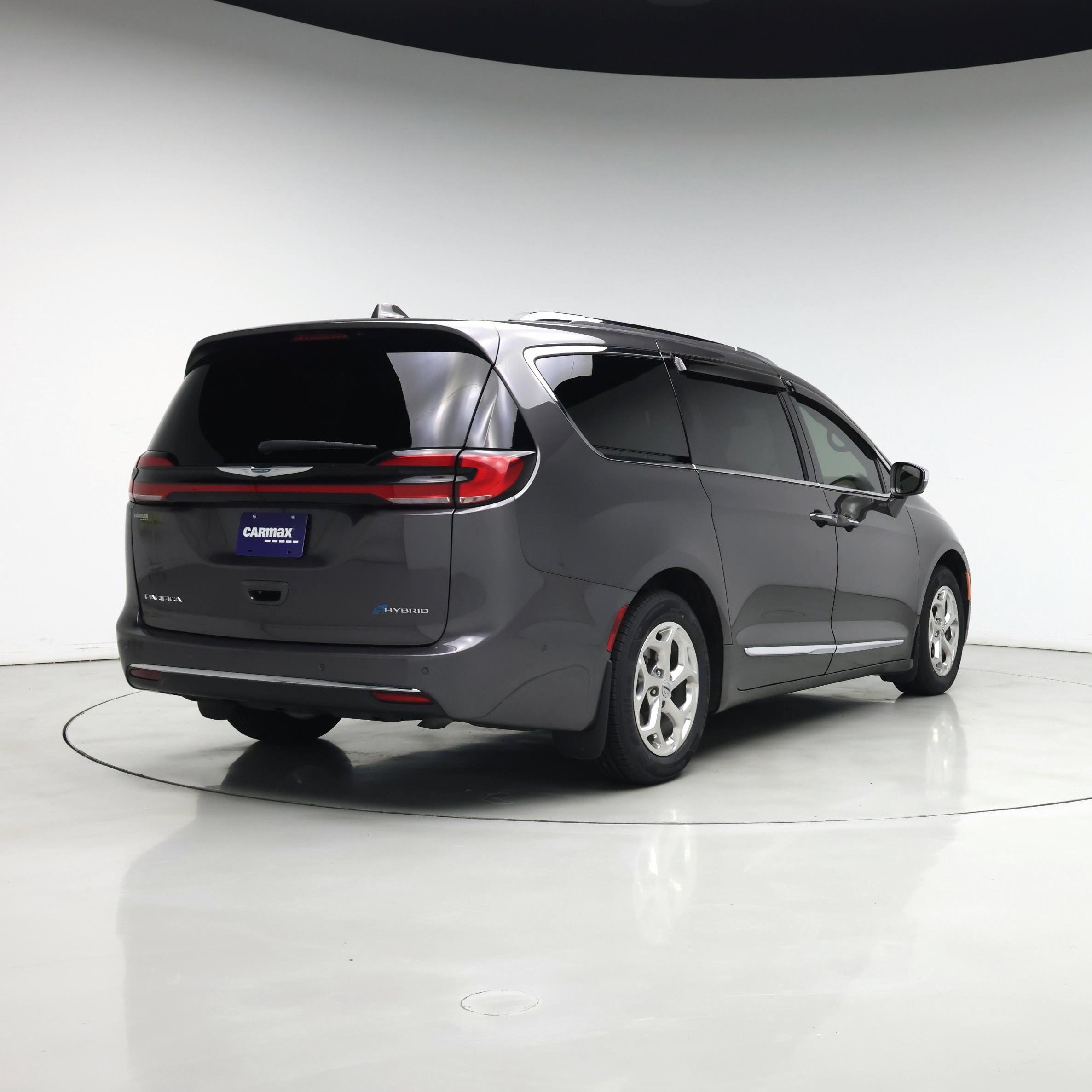 Thumbnail: 2021 Chrysler Pacifica - 8