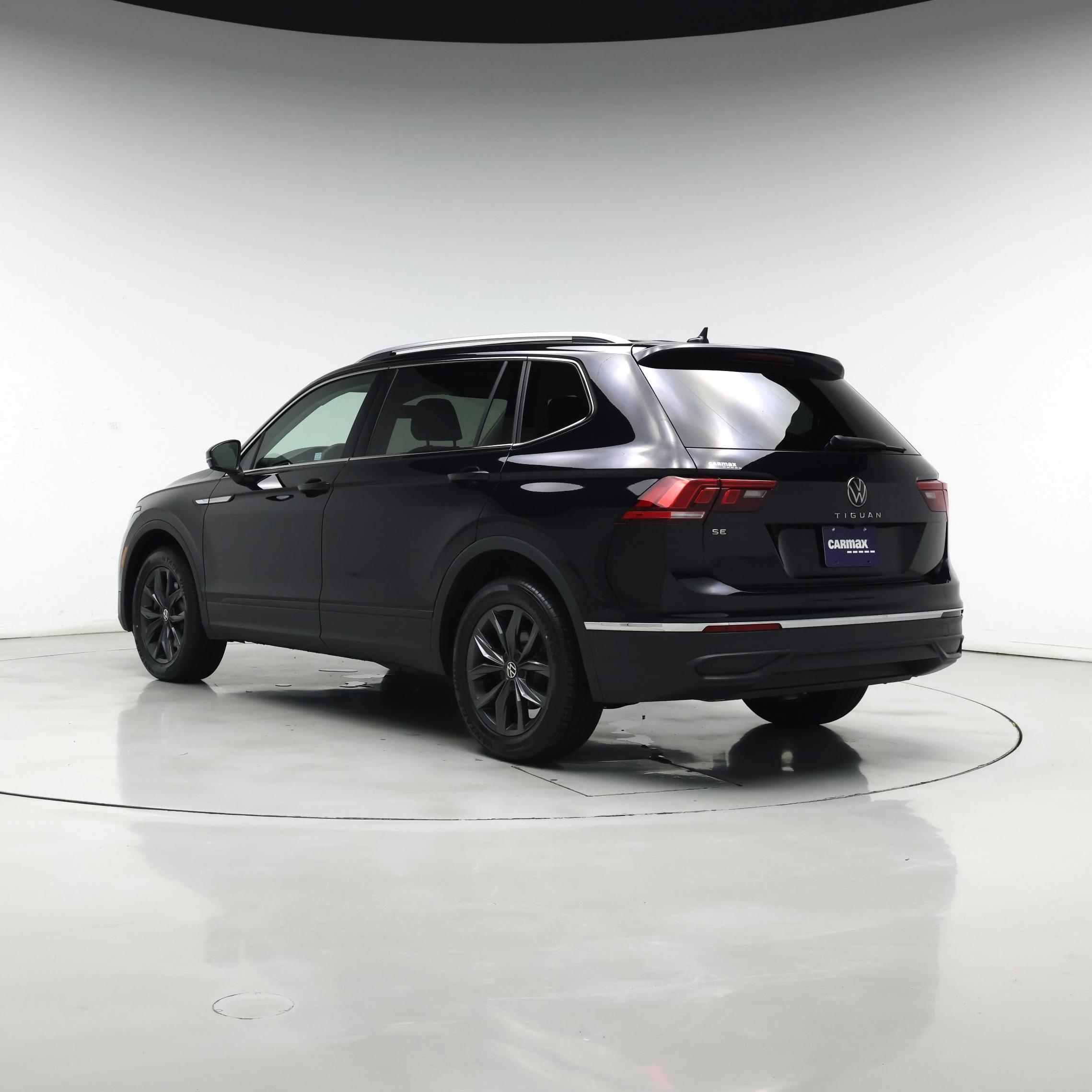 Thumbnail: 2023 Volkswagen Tiguan - 2