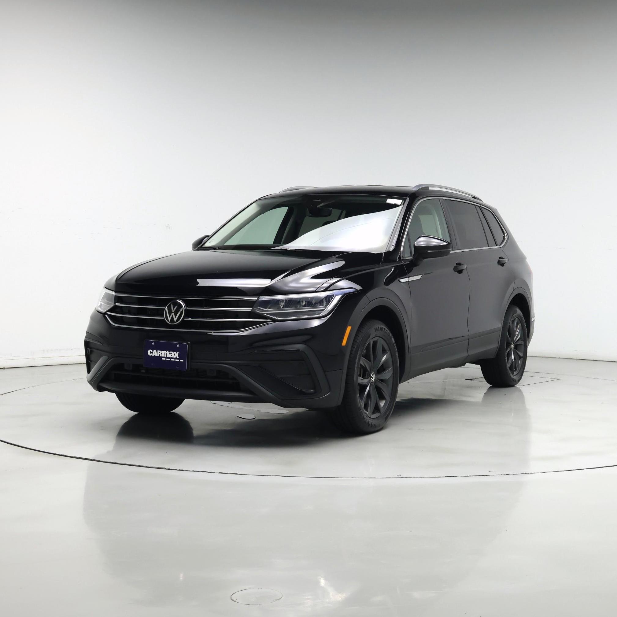 Thumbnail: 2023 Volkswagen Tiguan - 4