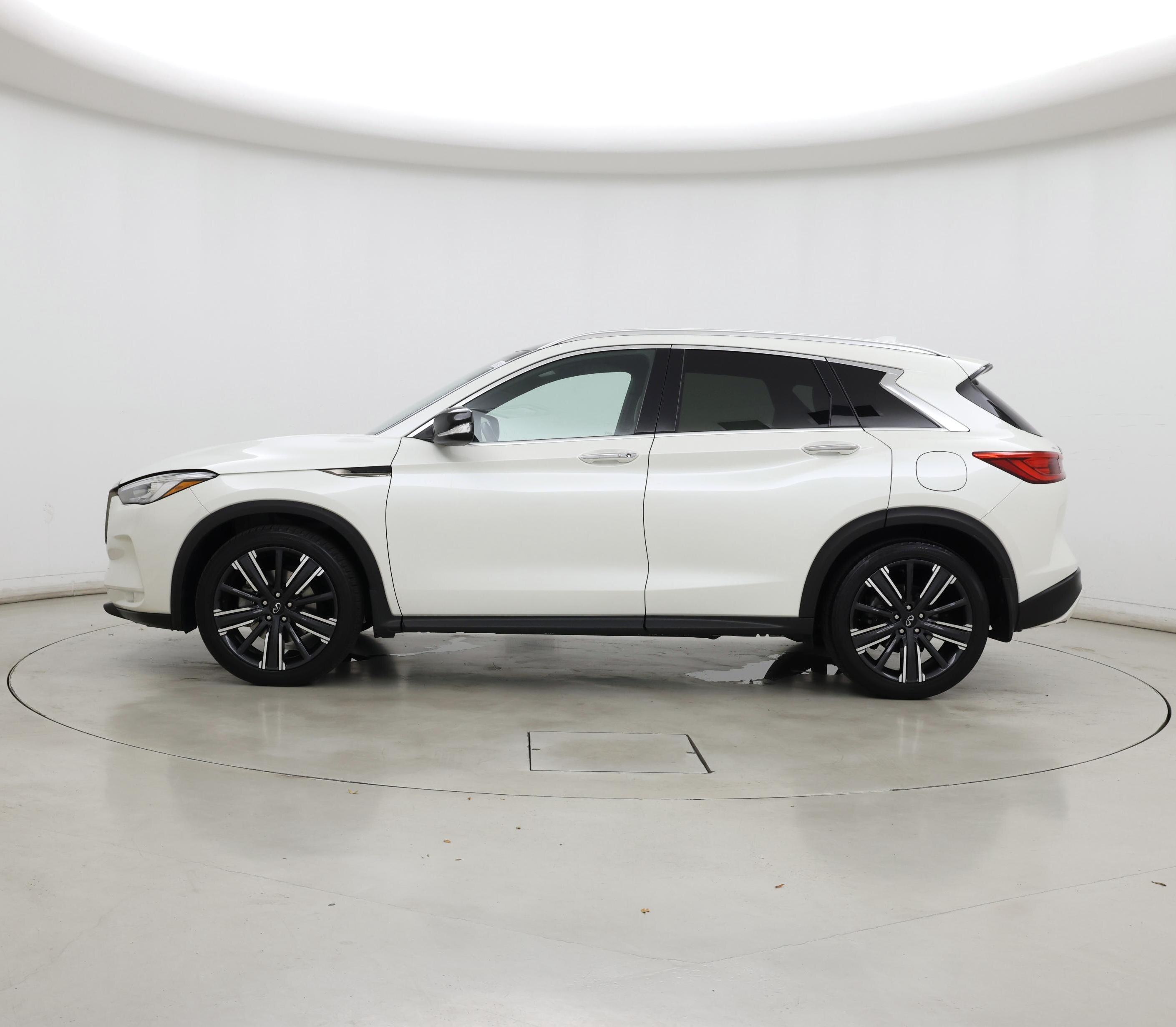 Thumbnail: 2021 INFINITI QX50 - 3