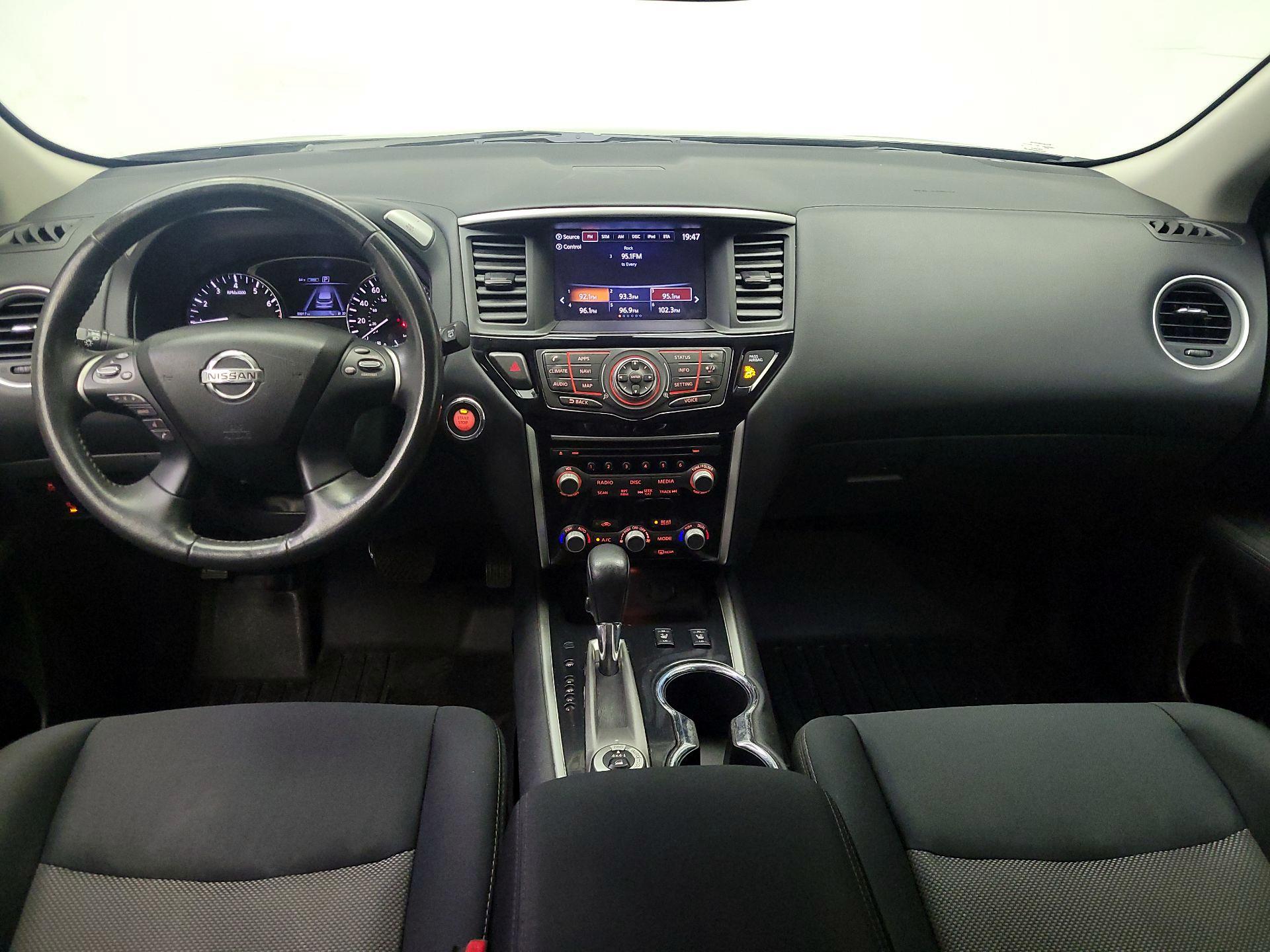 Thumbnail: 2017 Nissan Pathfinder - 9